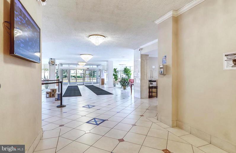 10201 GROSVENOR 1204A