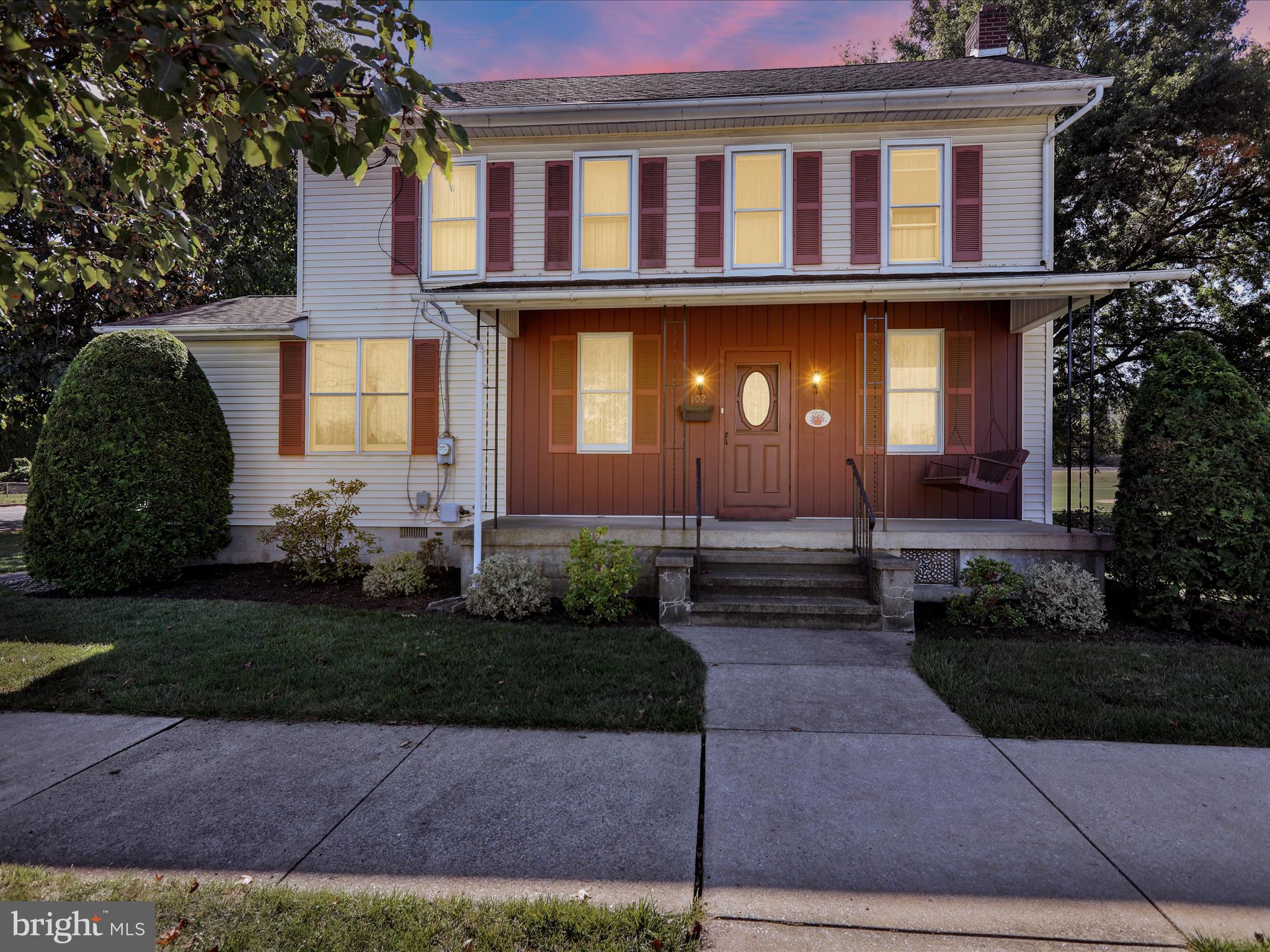 102 W RUTH AVENUE