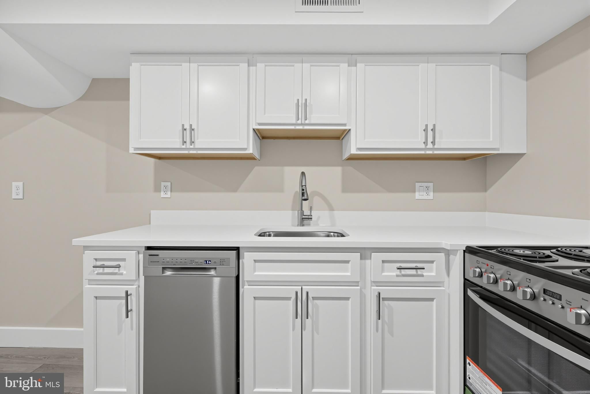439 LEBAUM STREET SE 1