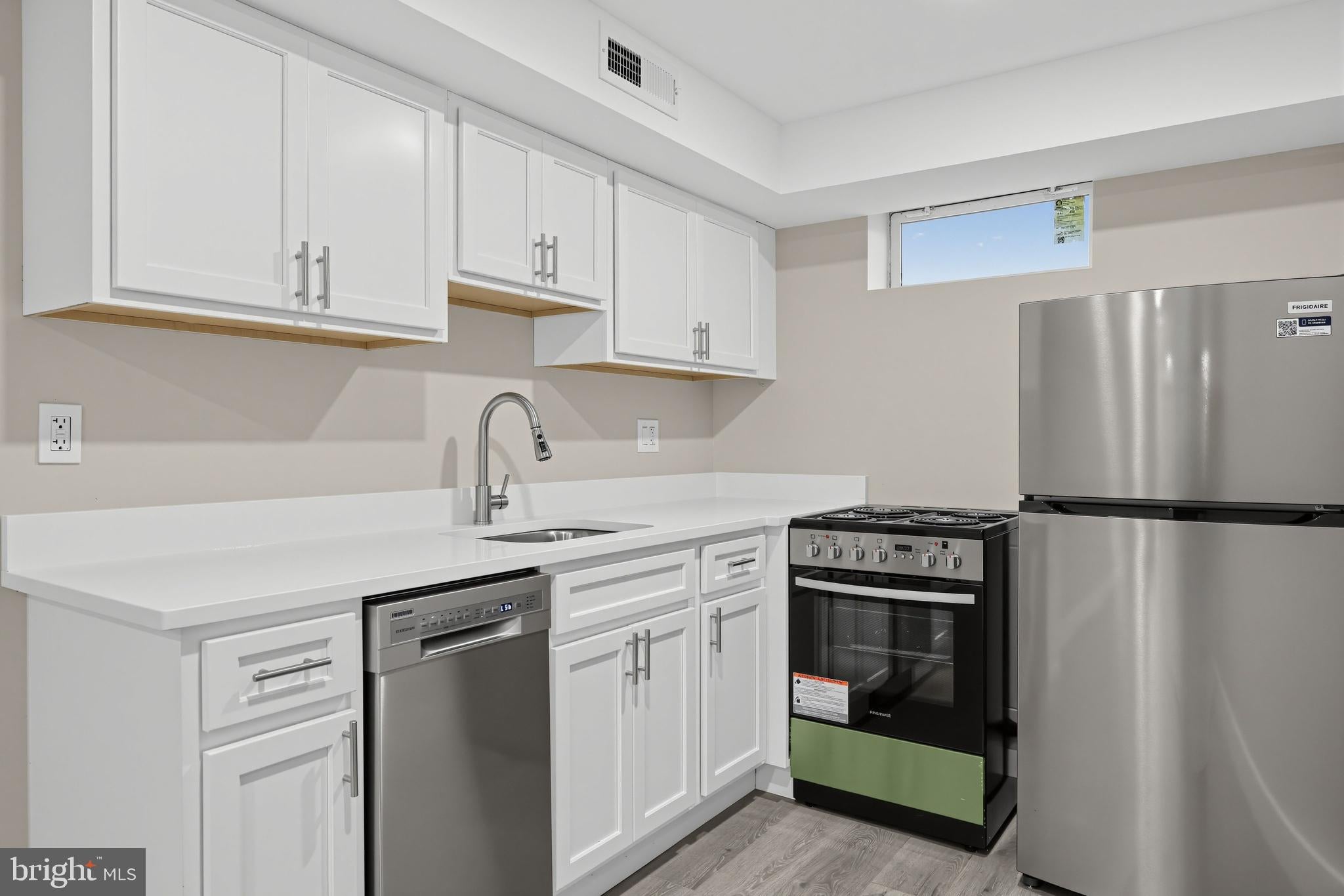 439 LEBAUM STREET SE 1