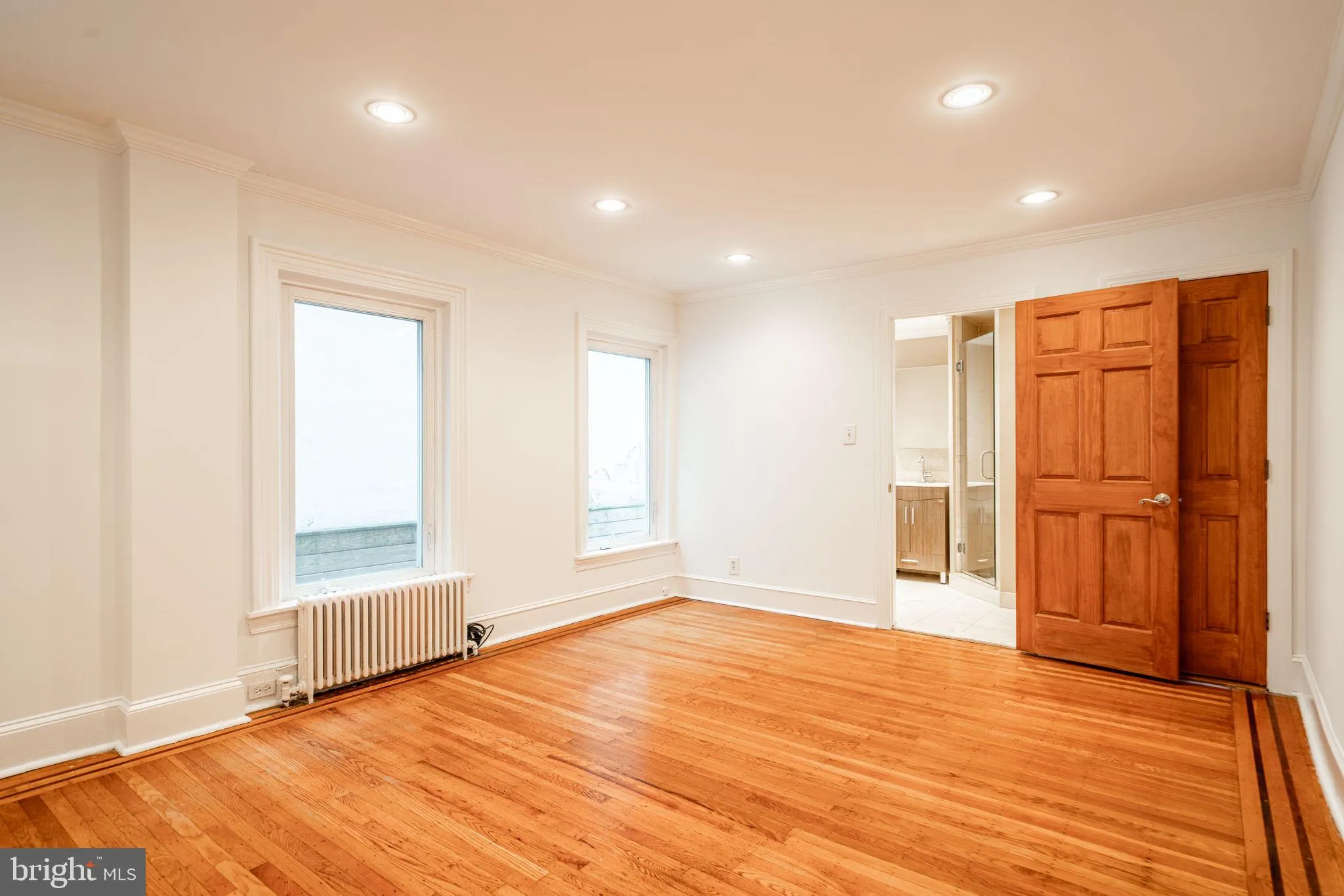 Philadelphia, Pennsylvania 19106, United States, 6 Bedrooms Bedrooms, ,5 BathroomsBathrooms,Residential,Contingent,17083
