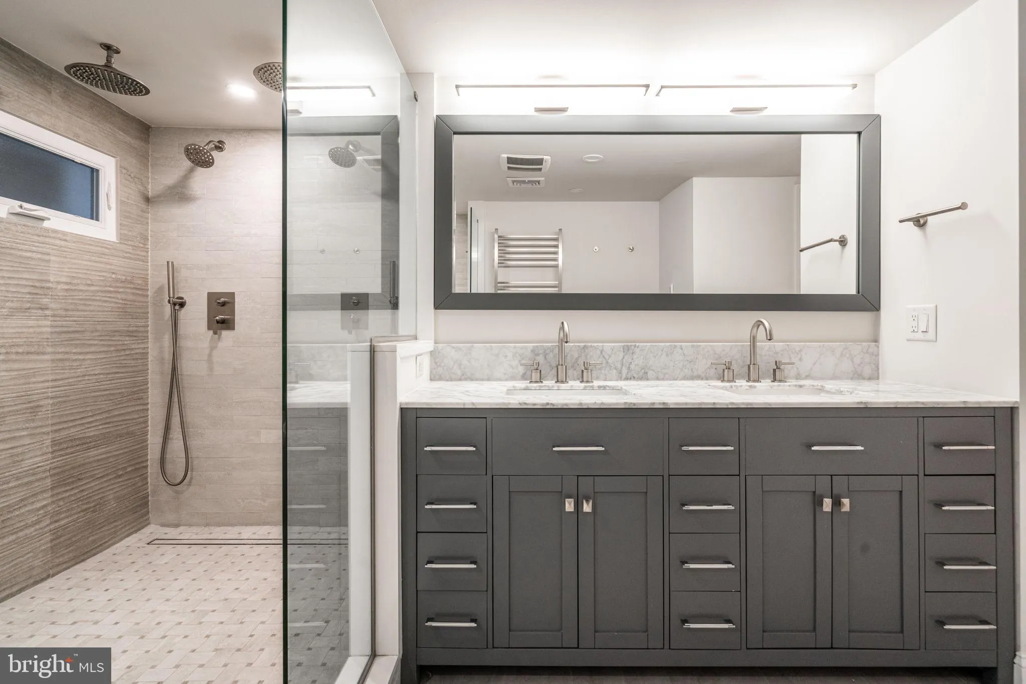 Philadelphia, Pennsylvania 19106, United States, 6 Bedrooms Bedrooms, ,5 BathroomsBathrooms,Residential,Contingent,17083