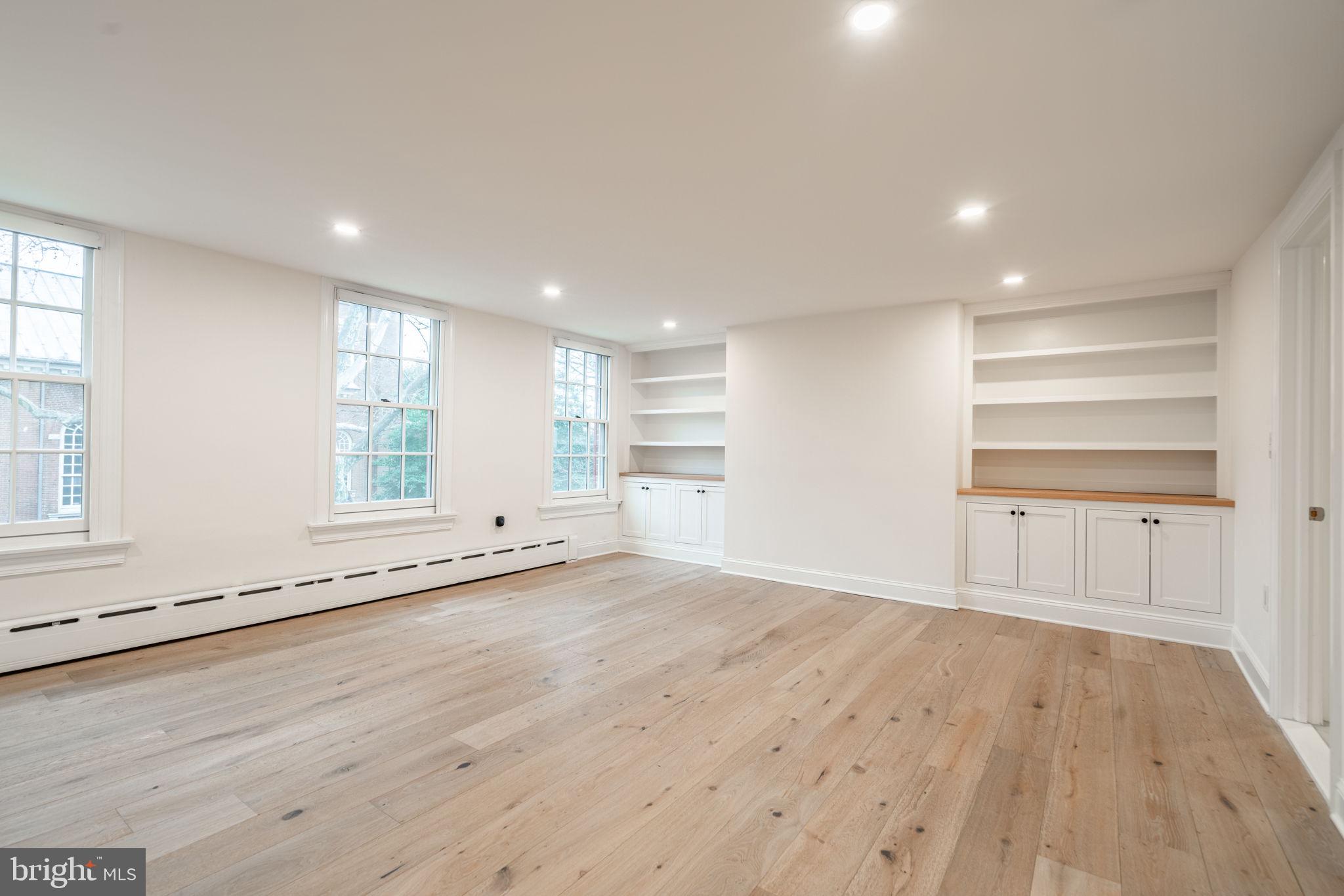 SOCIETY HILL - Residential