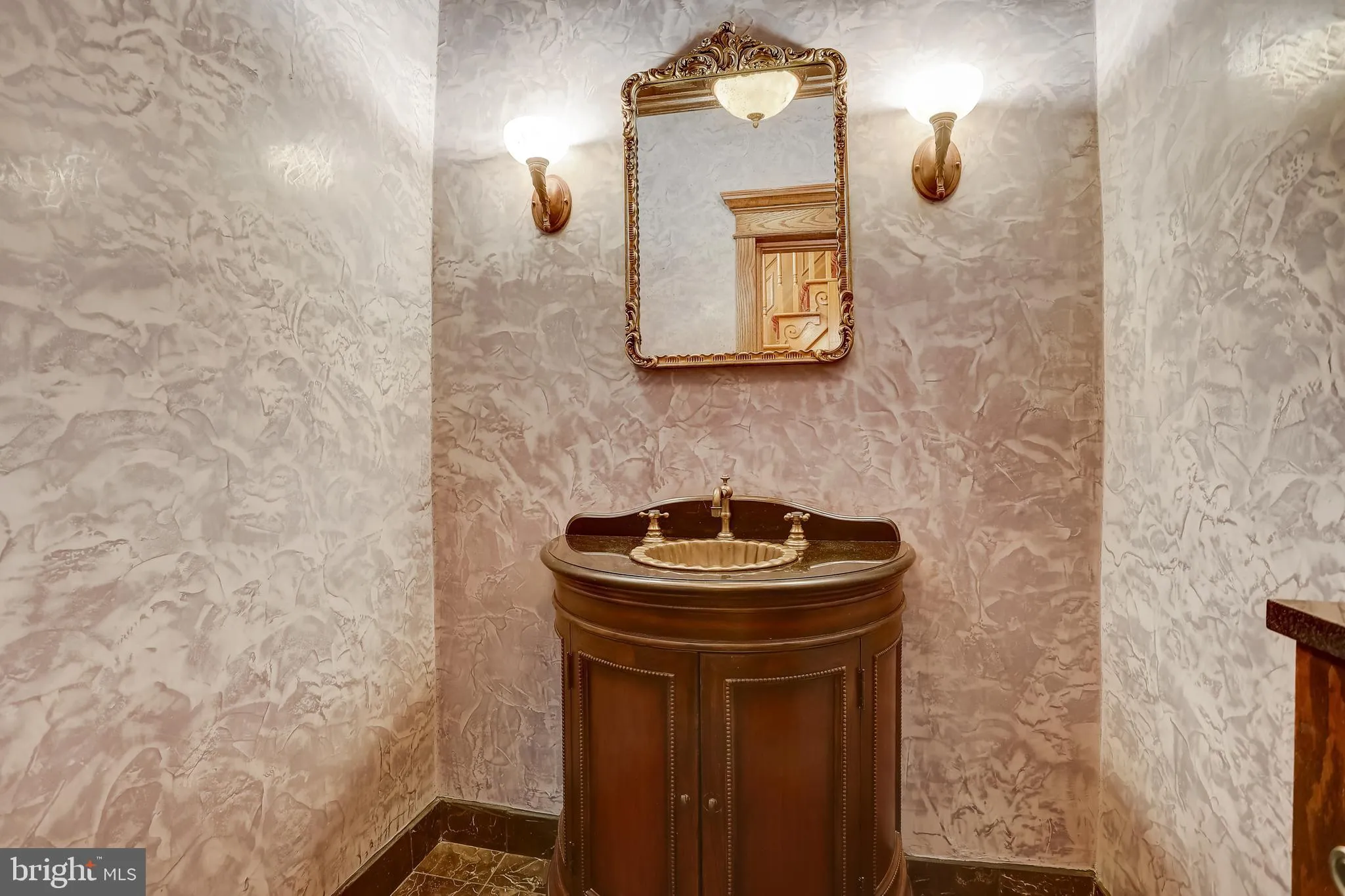 Philadelphia, Pennsylvania 19106, United States, 6 Bedrooms Bedrooms, ,5 BathroomsBathrooms,Residential,Contingent,17083