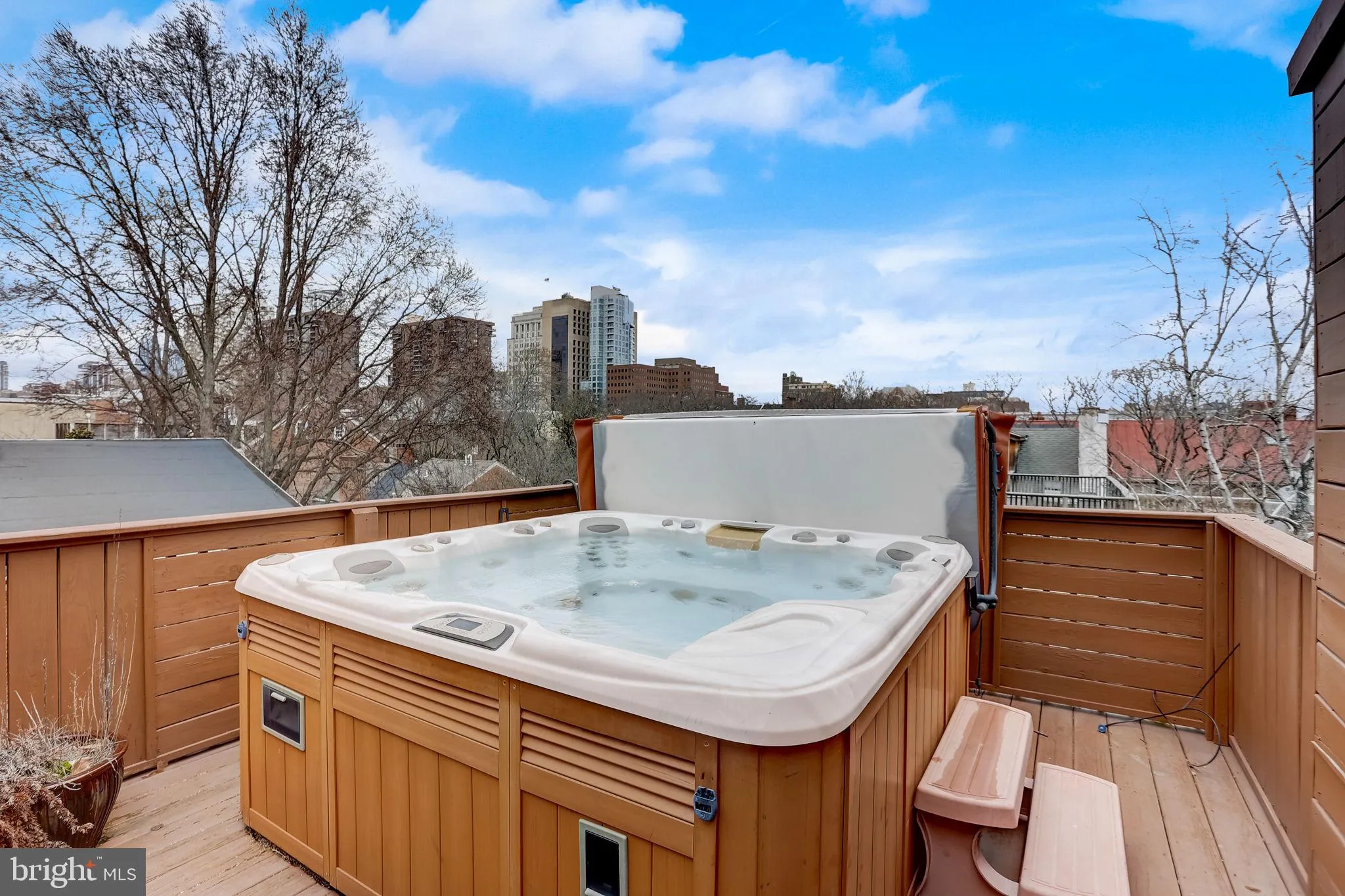 Philadelphia, Pennsylvania 19106, United States, 6 Bedrooms Bedrooms, ,5 BathroomsBathrooms,Residential,Contingent,17083