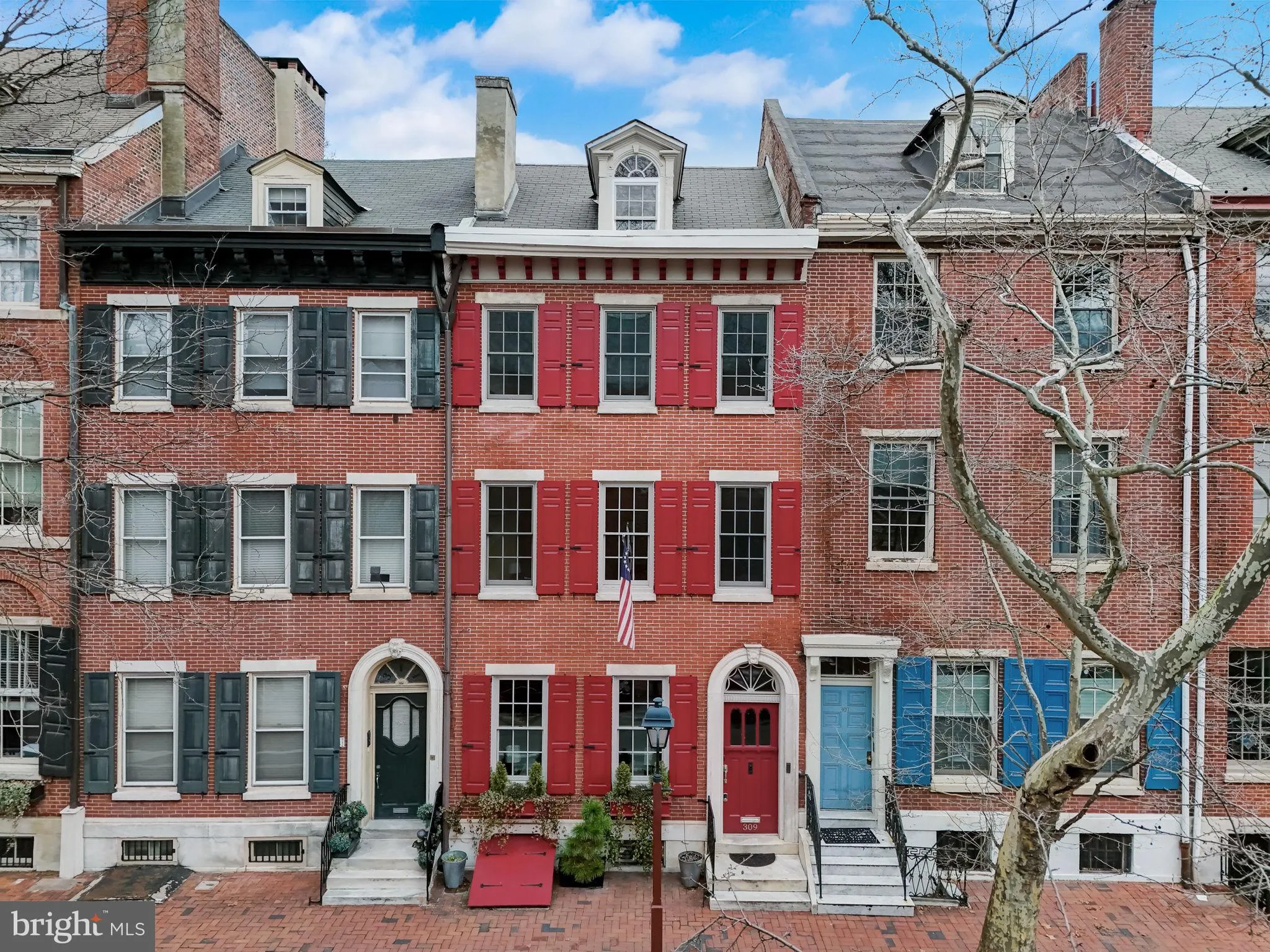 Philadelphia, Pennsylvania 19106, United States, 6 Bedrooms Bedrooms, ,5 BathroomsBathrooms,Residential,Contingent,17083