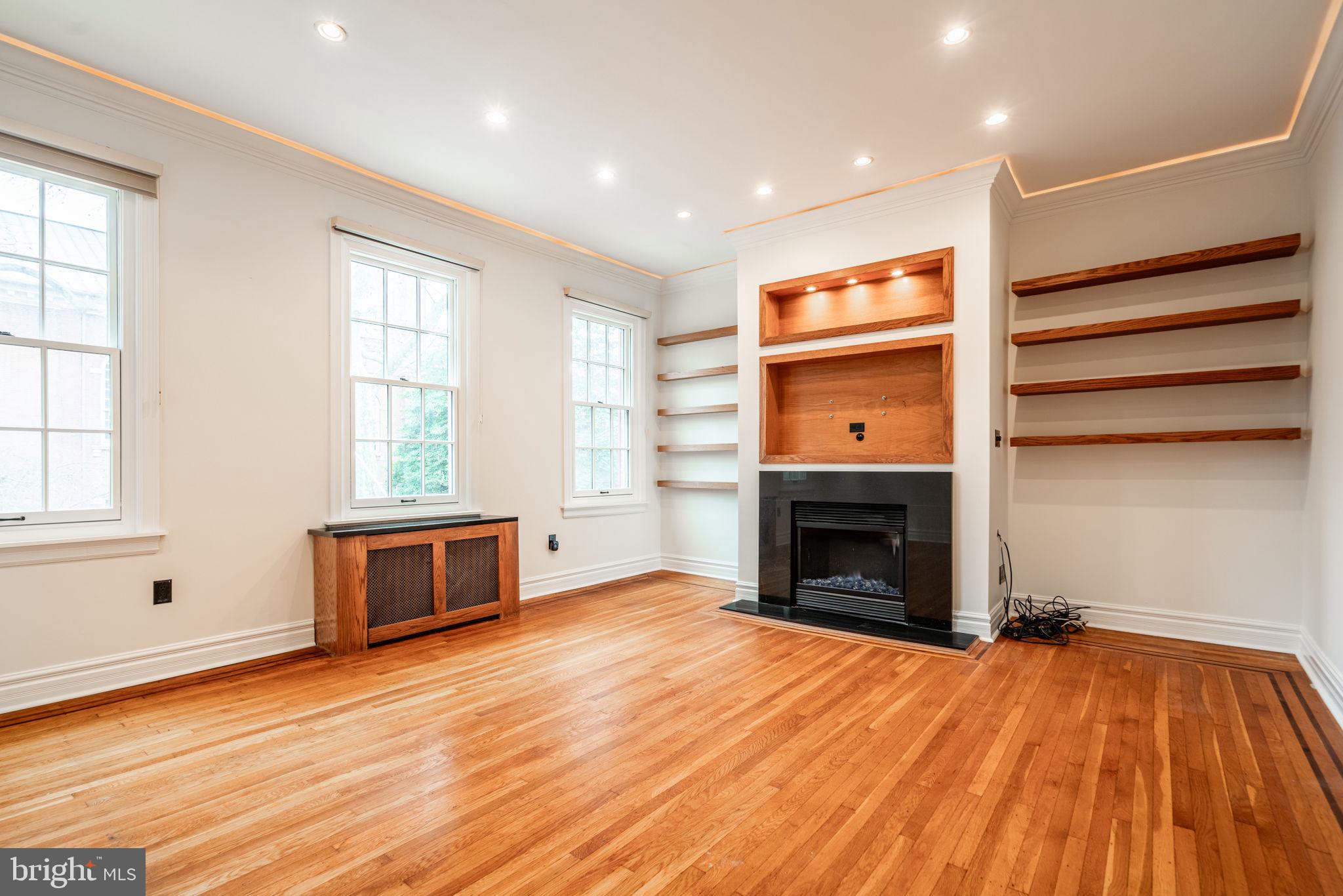 SOCIETY HILL - Residential