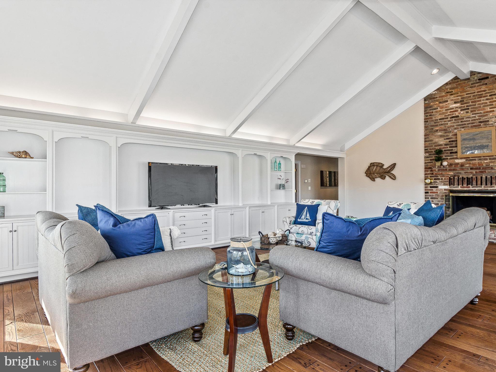 THE DOWNS - Residential