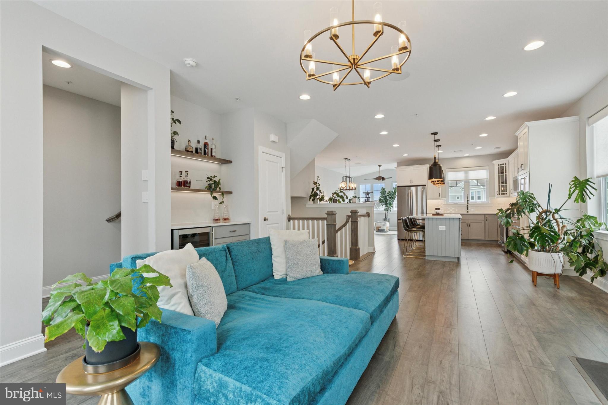 171 LARRABEE WAY