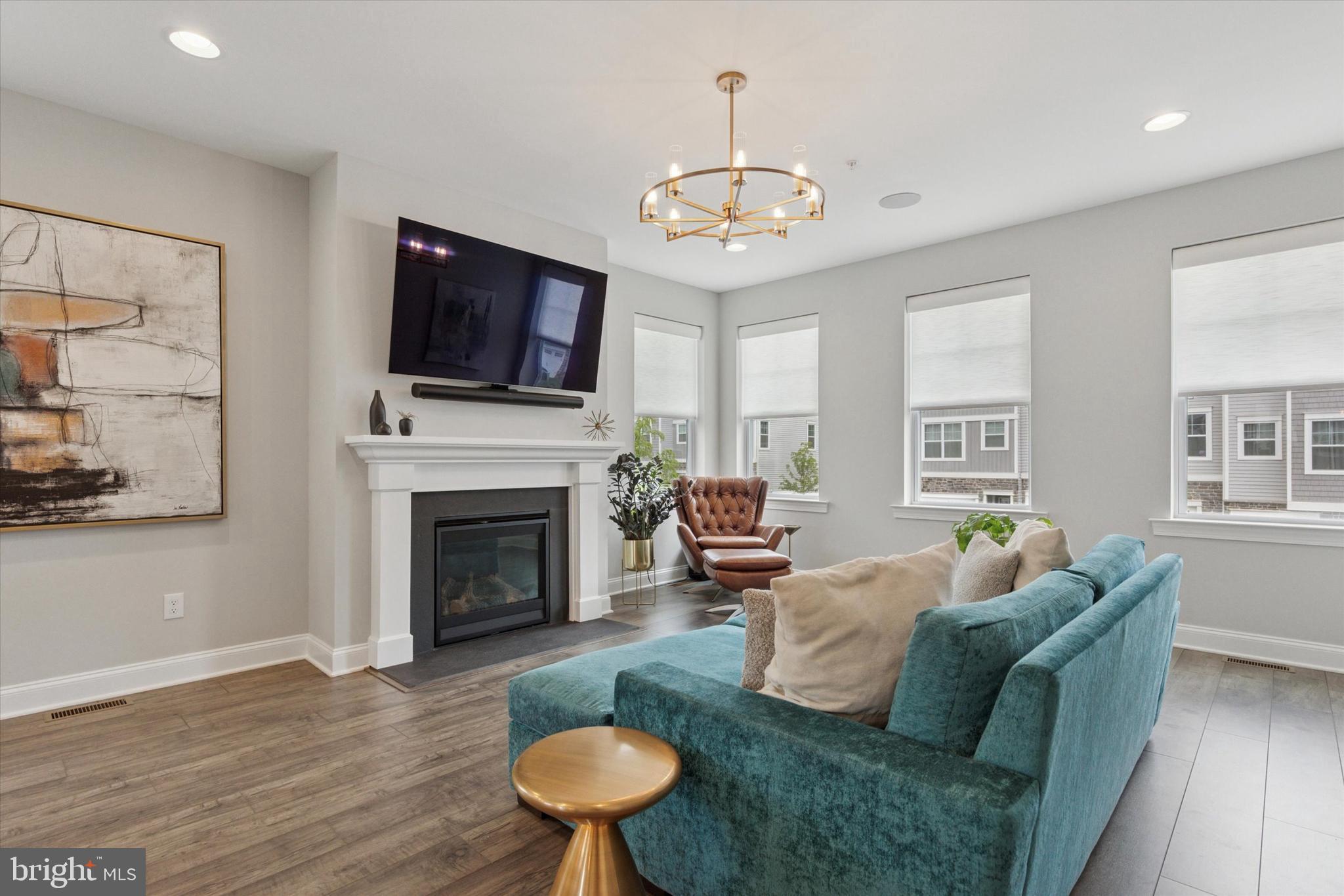 171 LARRABEE WAY