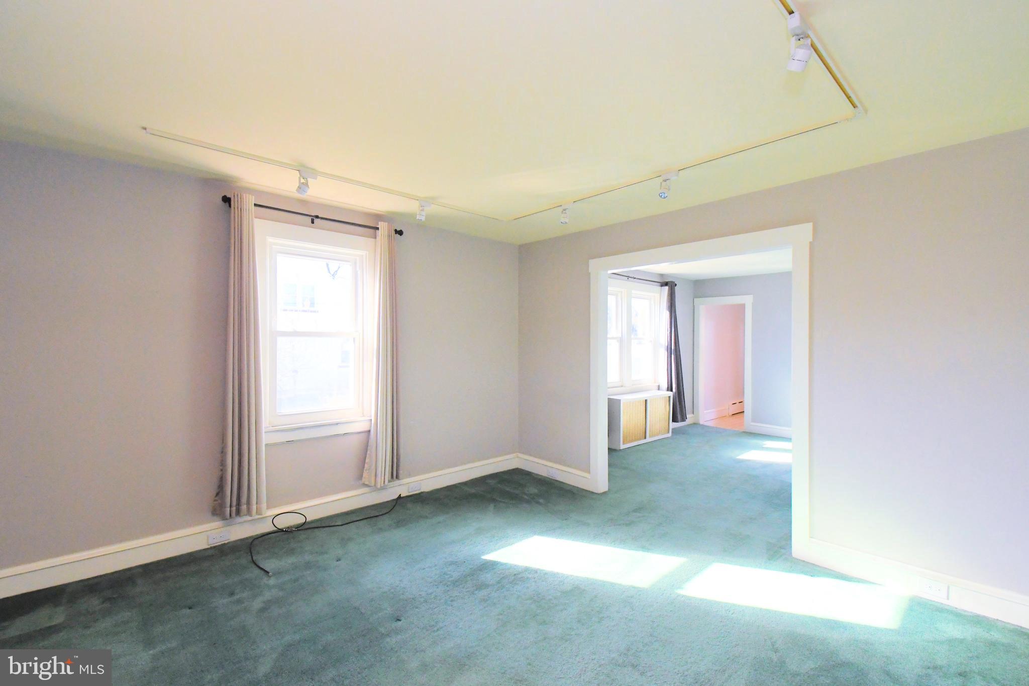 NORRISTOWN - Residential