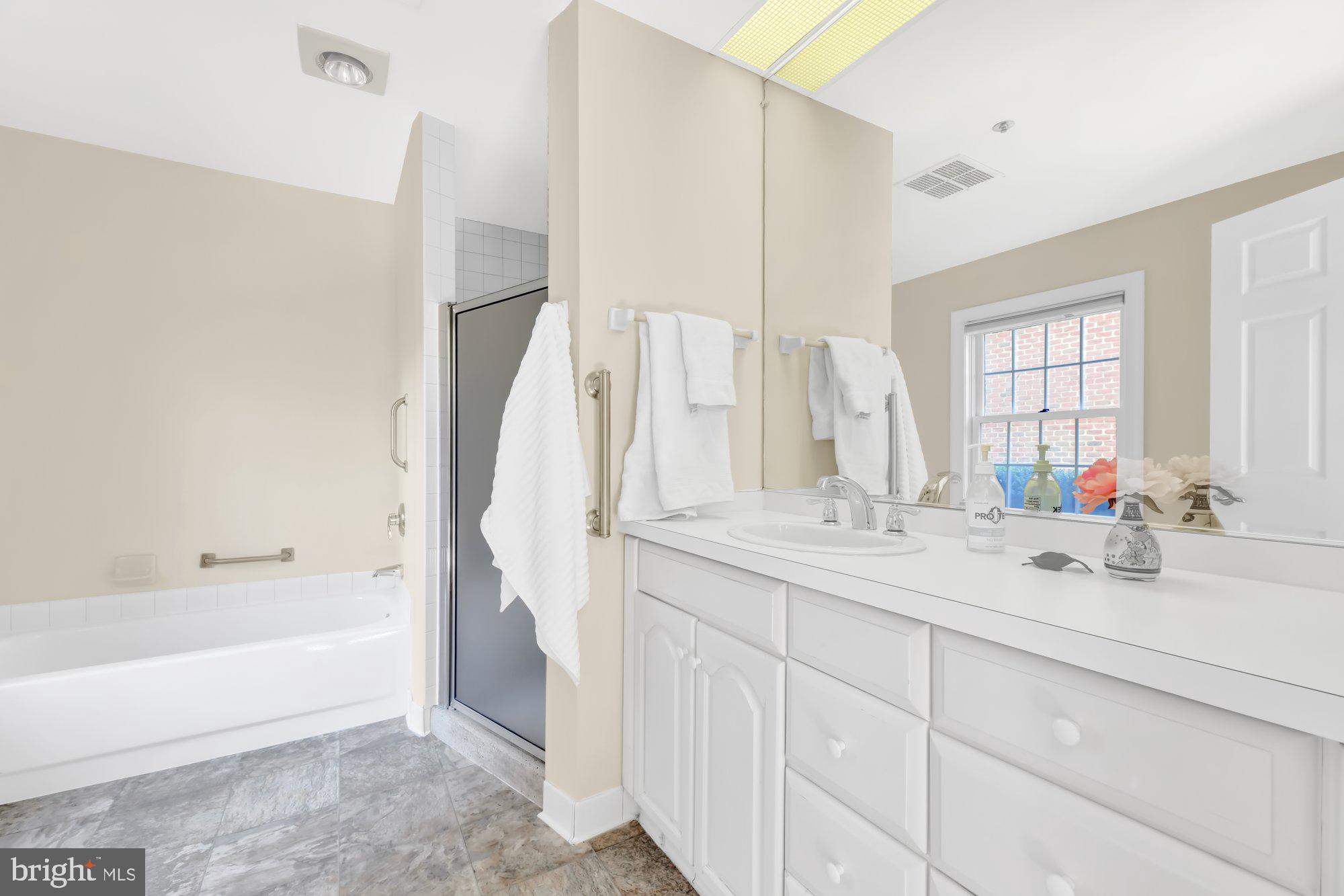 LUTHERVILLE - Residential