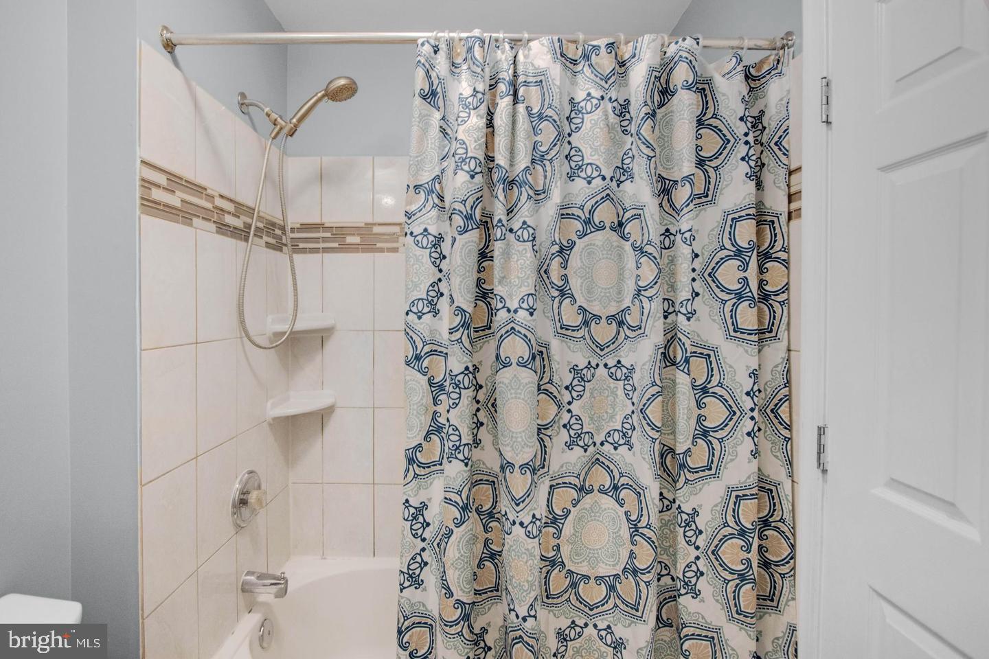 MIRAMAR LANDING - Residential Lease