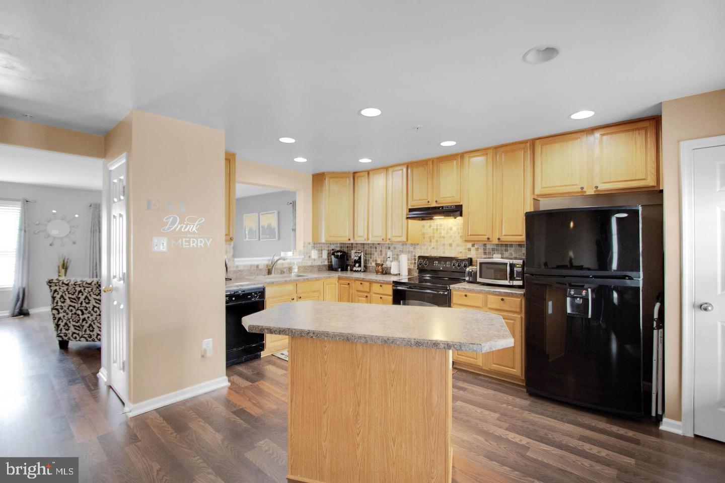 MIRAMAR LANDING - Residential Lease