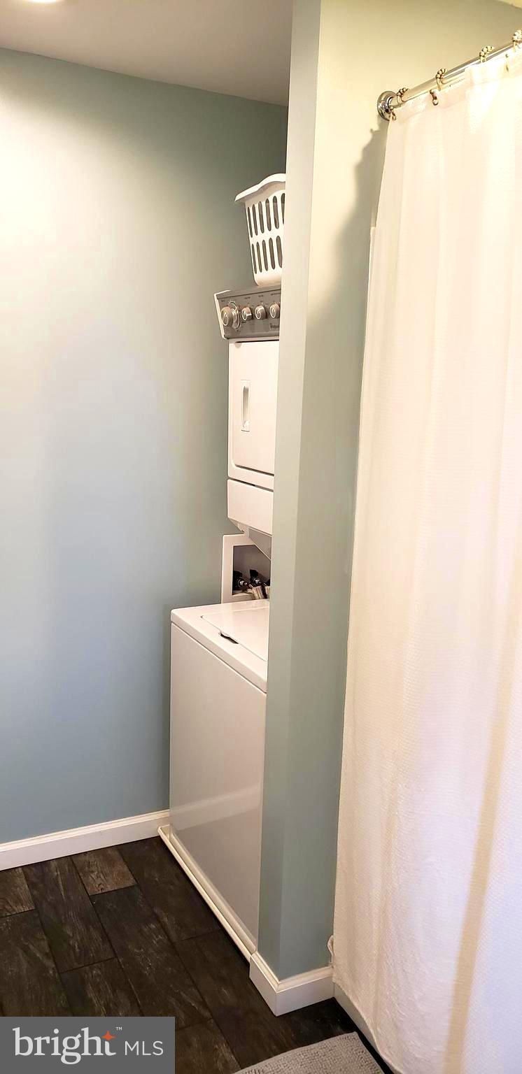 FRANKLIN MANOR BEACH - Residential Lease