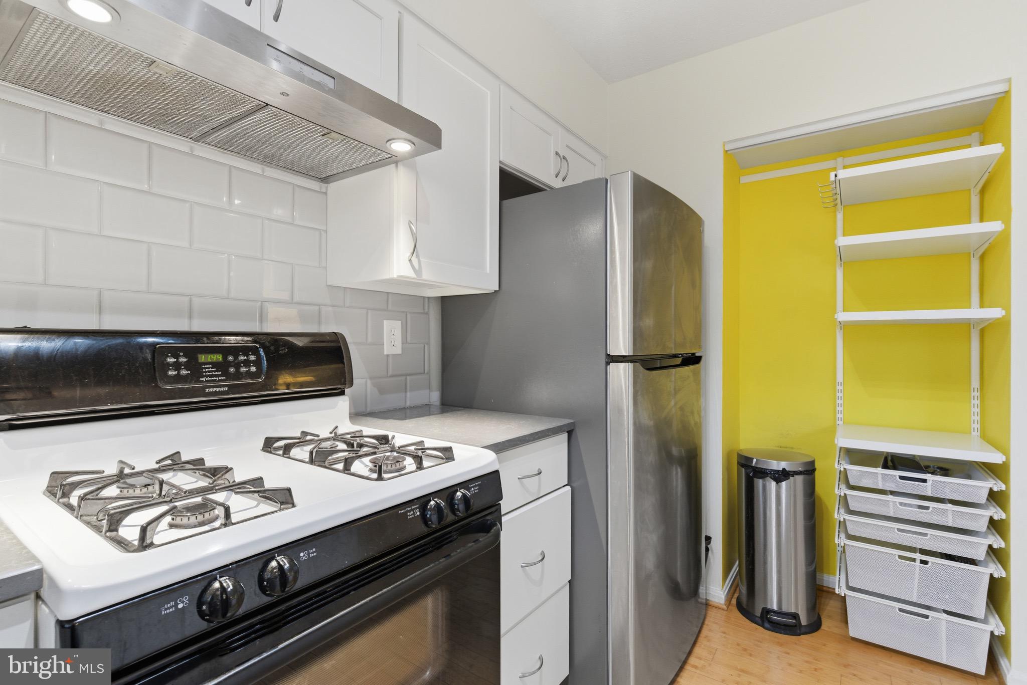 PICKWICK VILLAGE - Residential