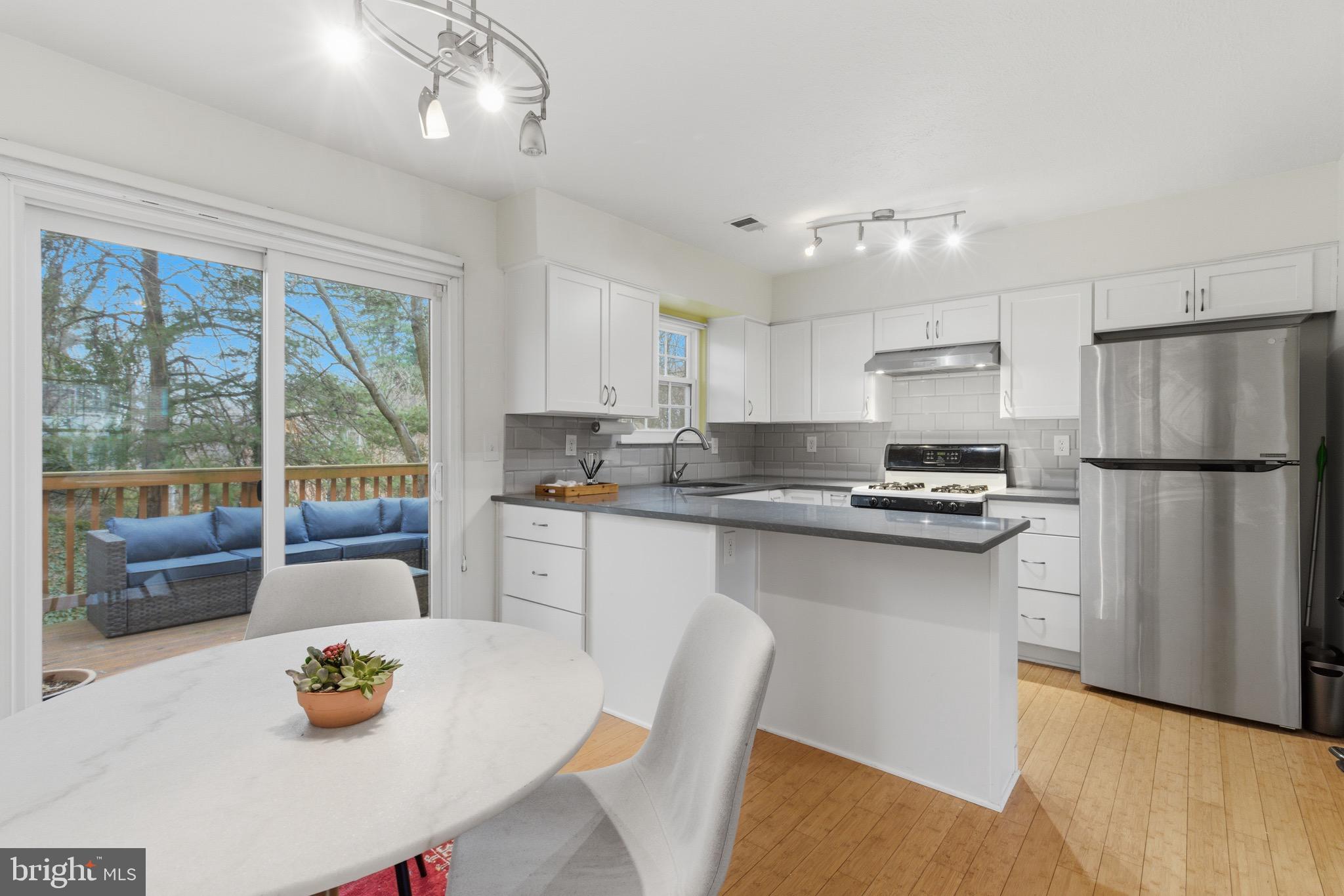 PICKWICK VILLAGE - Residential