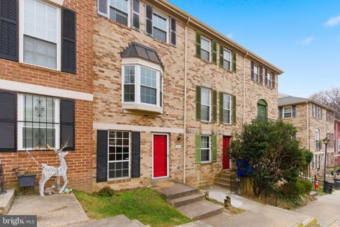 Photo of 517 Pickwick Village Way, SILVER SPRING, MD 20901 (MLS # MDMC2208822)