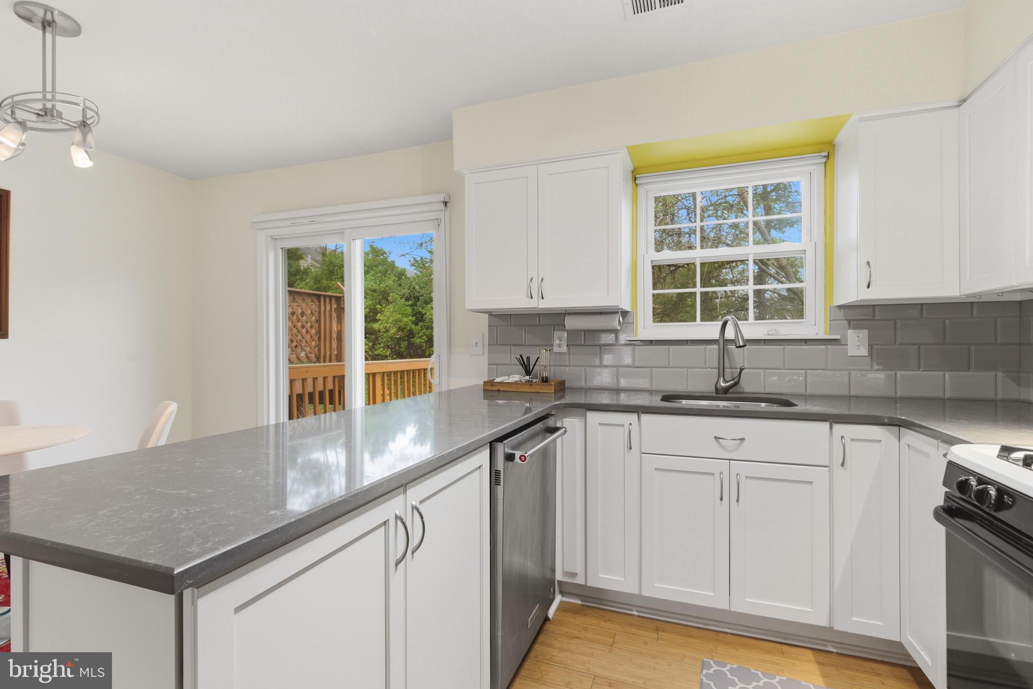 PICKWICK VILLAGE - Residential