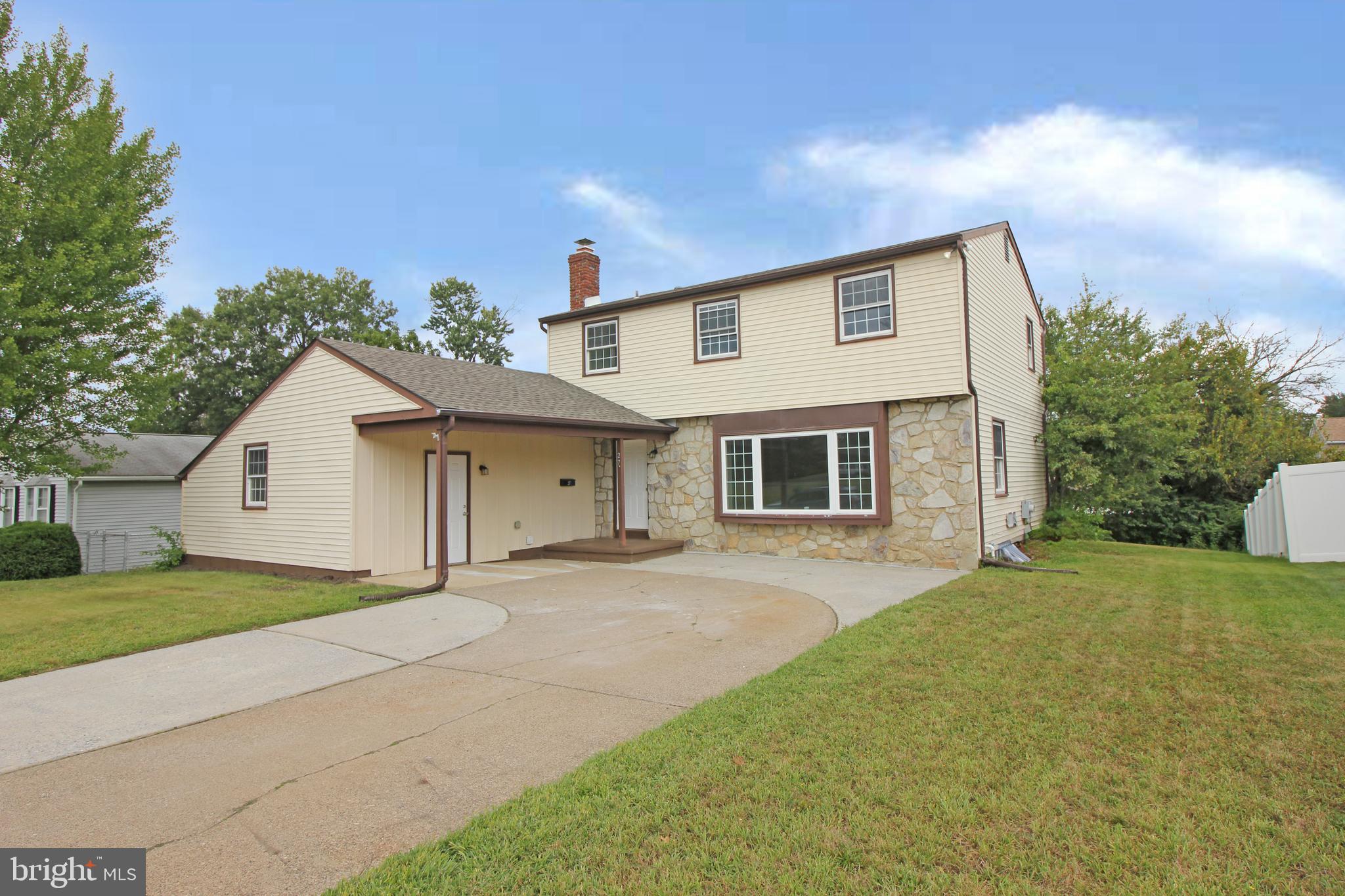 27 W KENNEDY DRIVE