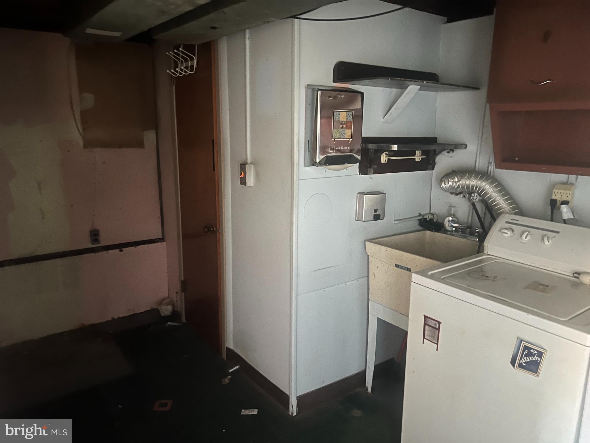 CAMELOT ESTS - Residential