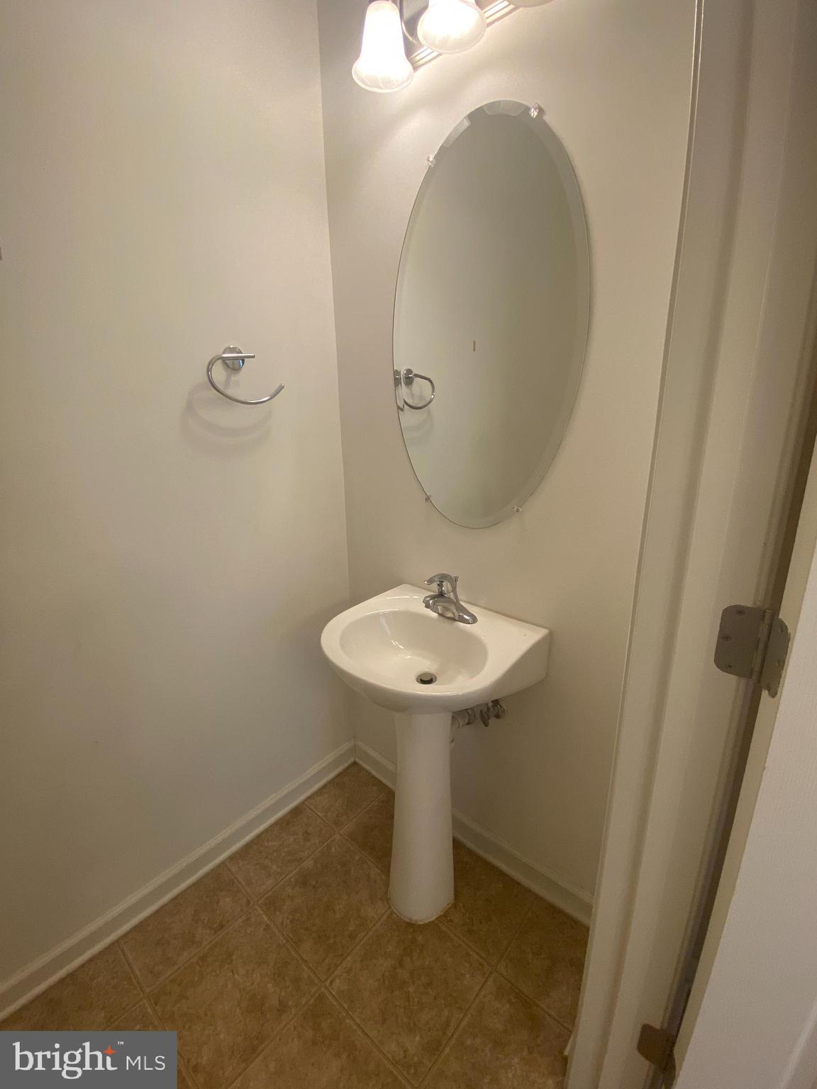 ARCHERS ROCK - Residential Lease