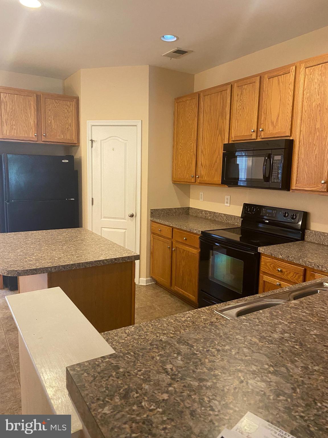 ARCHERS ROCK - Residential Lease