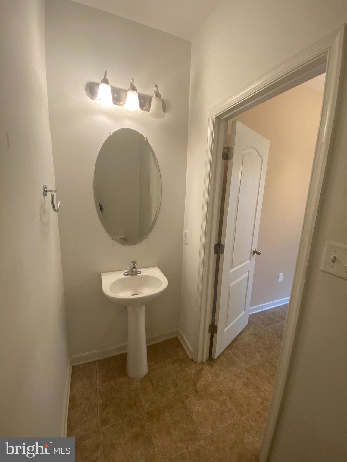 ARCHERS ROCK - Residential Lease