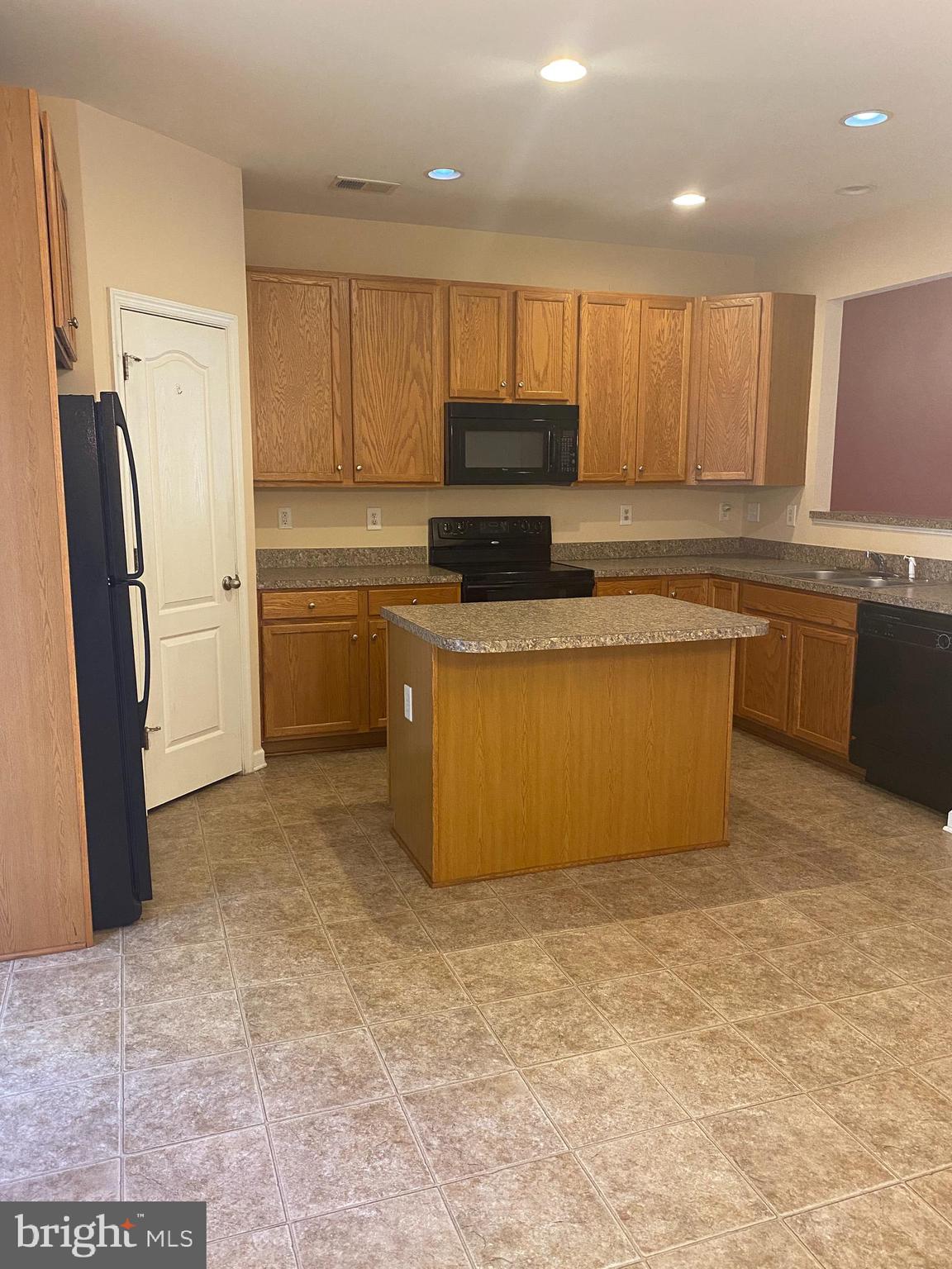 ARCHERS ROCK - Residential Lease