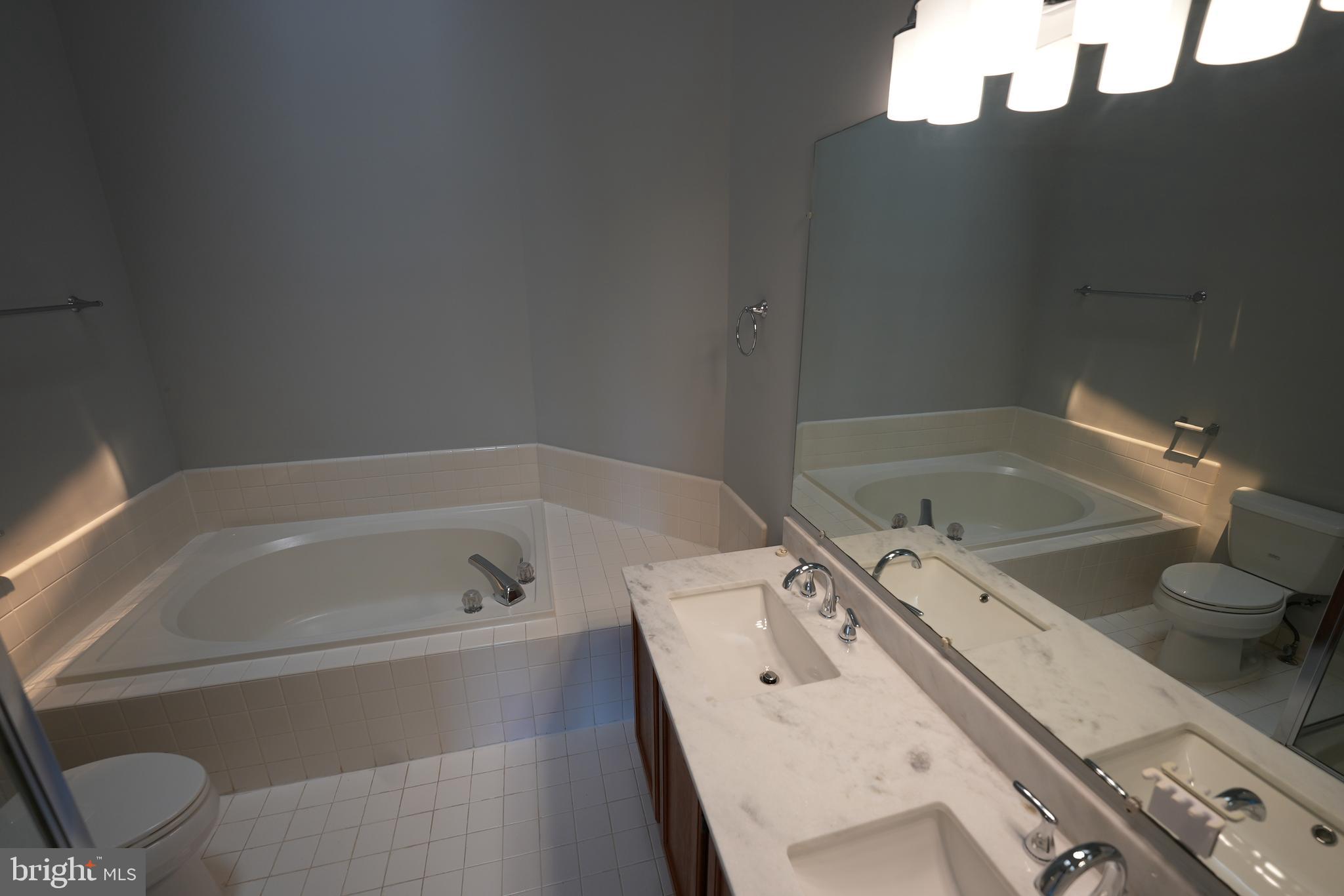 KINGSTOWNE - Residential Lease