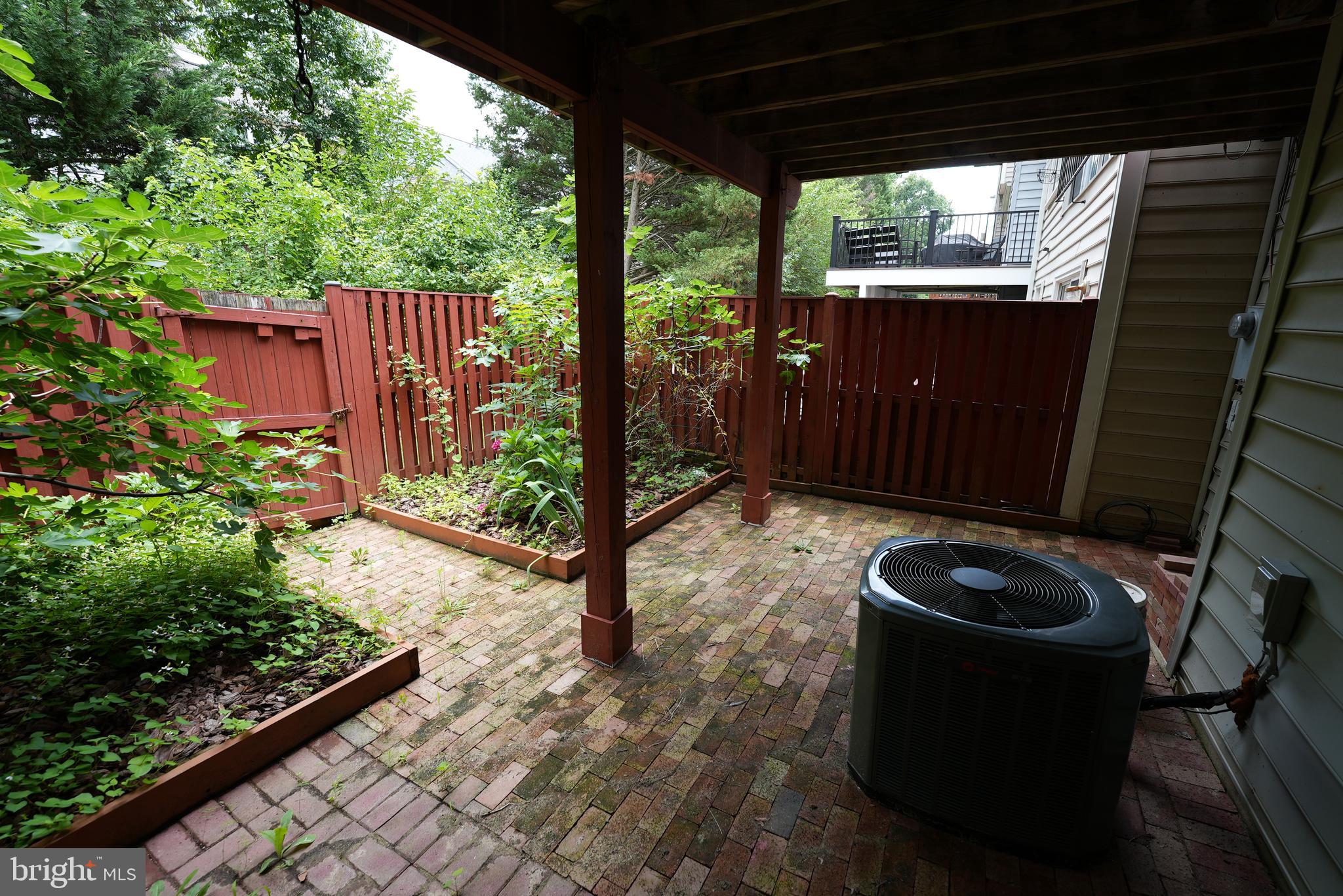 KINGSTOWNE - Residential Lease