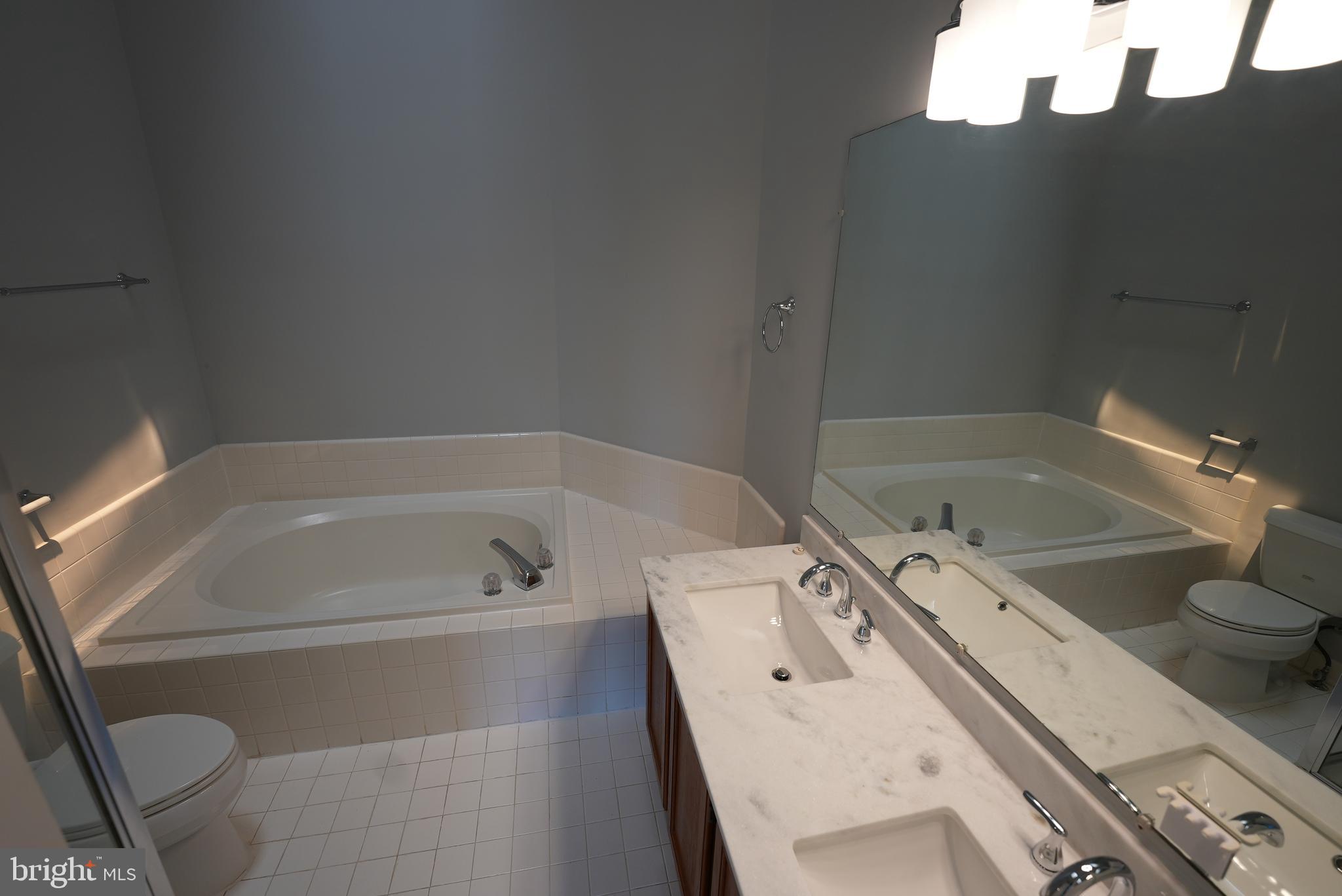 KINGSTOWNE - Residential Lease