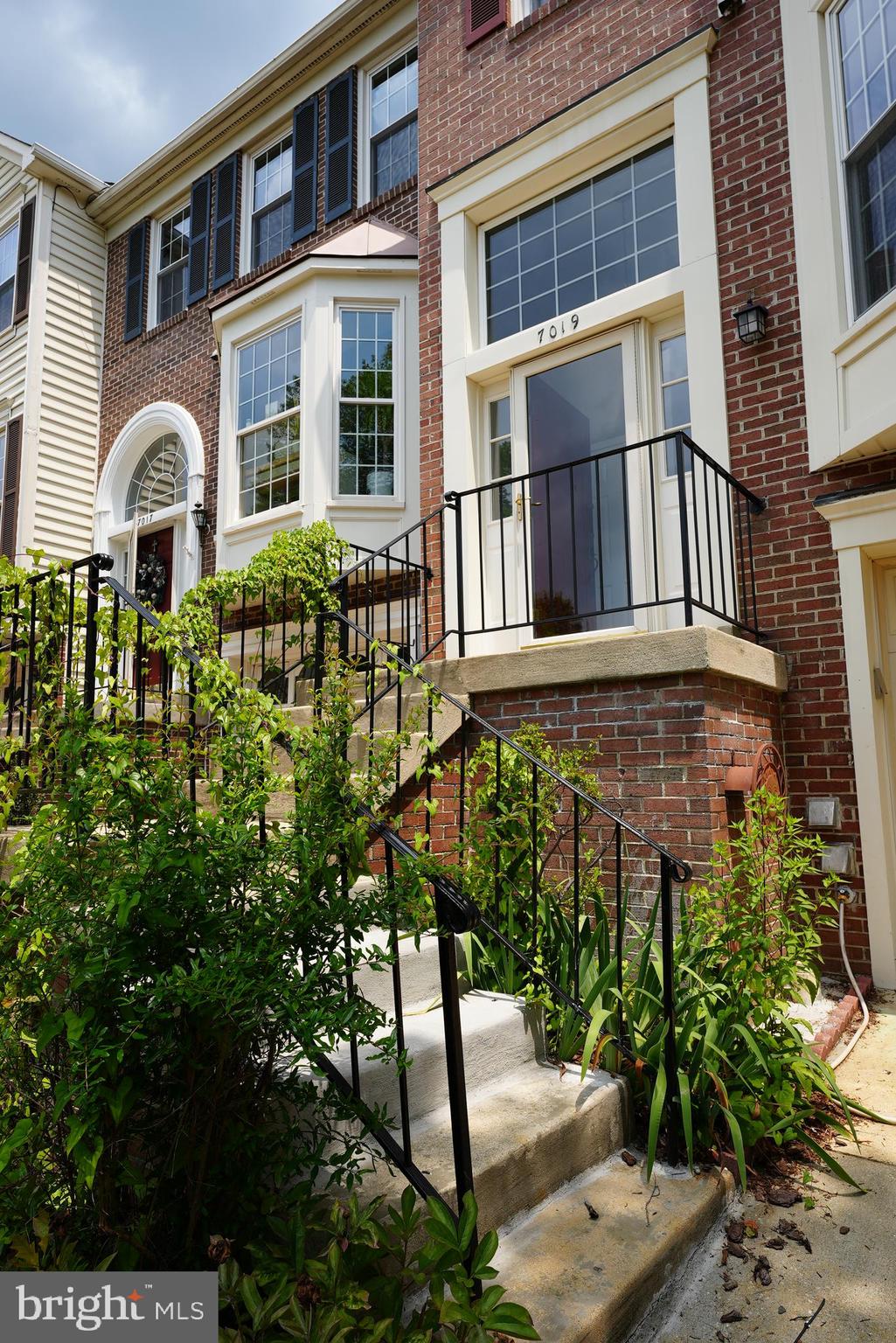 KINGSTOWNE - Residential Lease