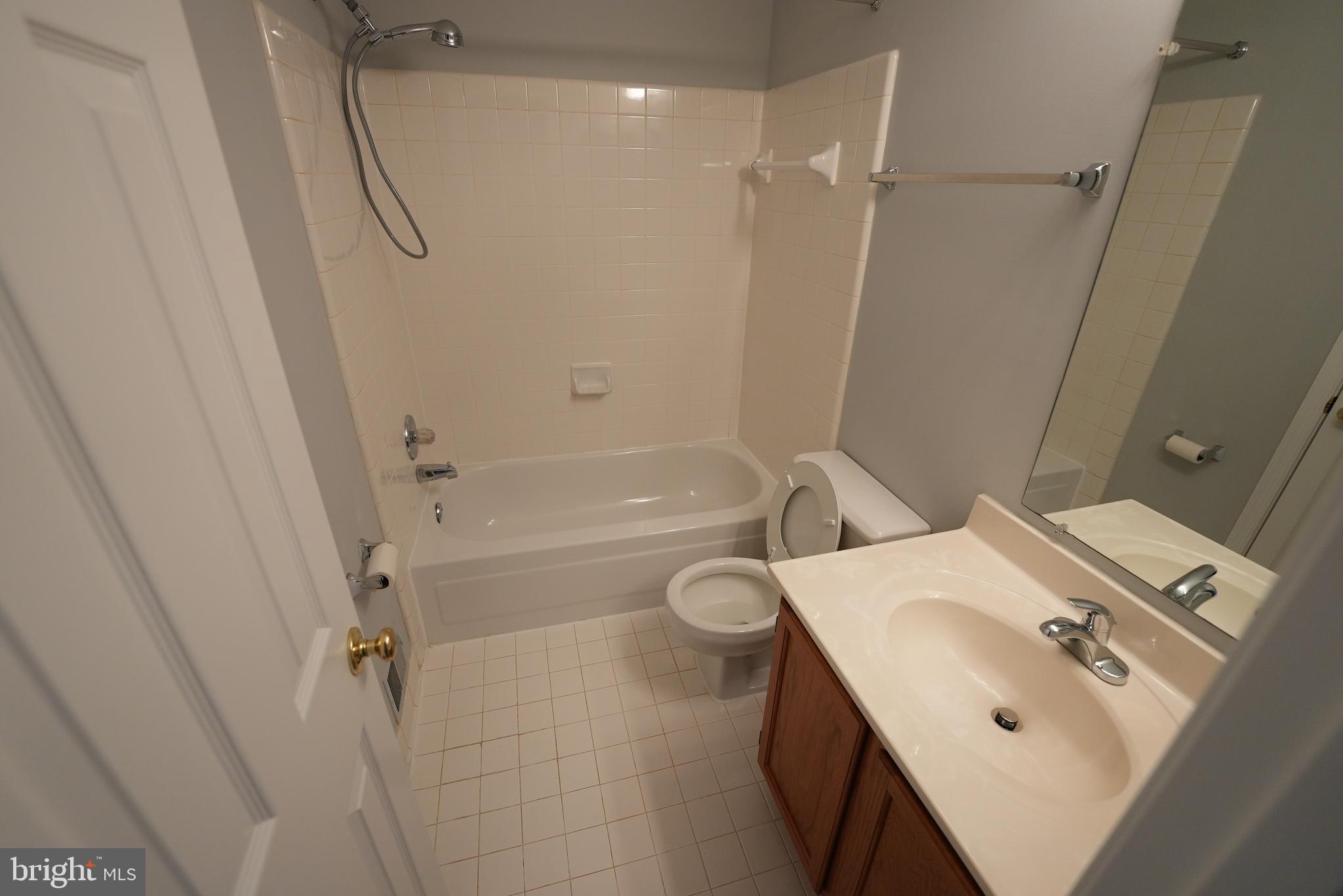 KINGSTOWNE - Residential Lease