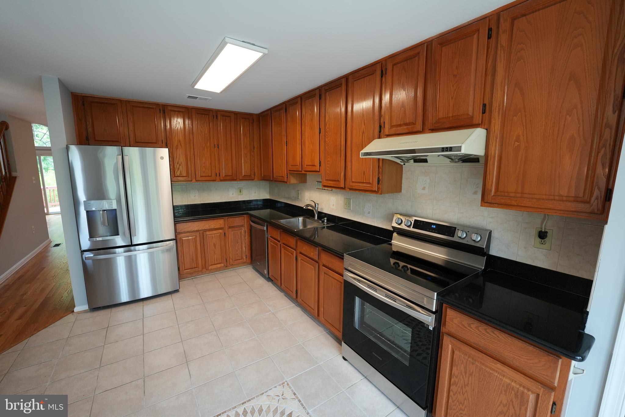 KINGSTOWNE - Residential Lease