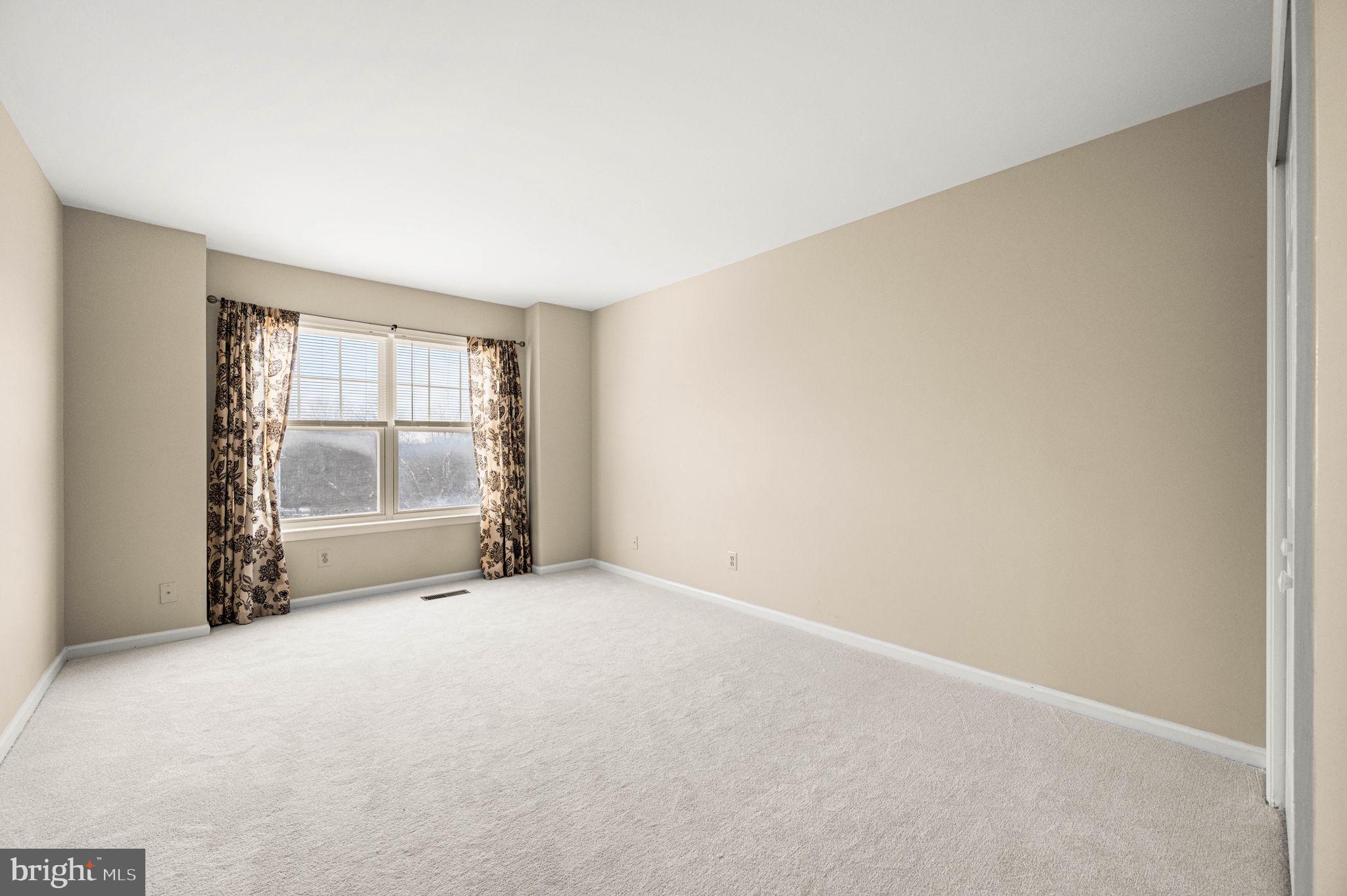 CHARLESTOWN OAKS - Residential Lease