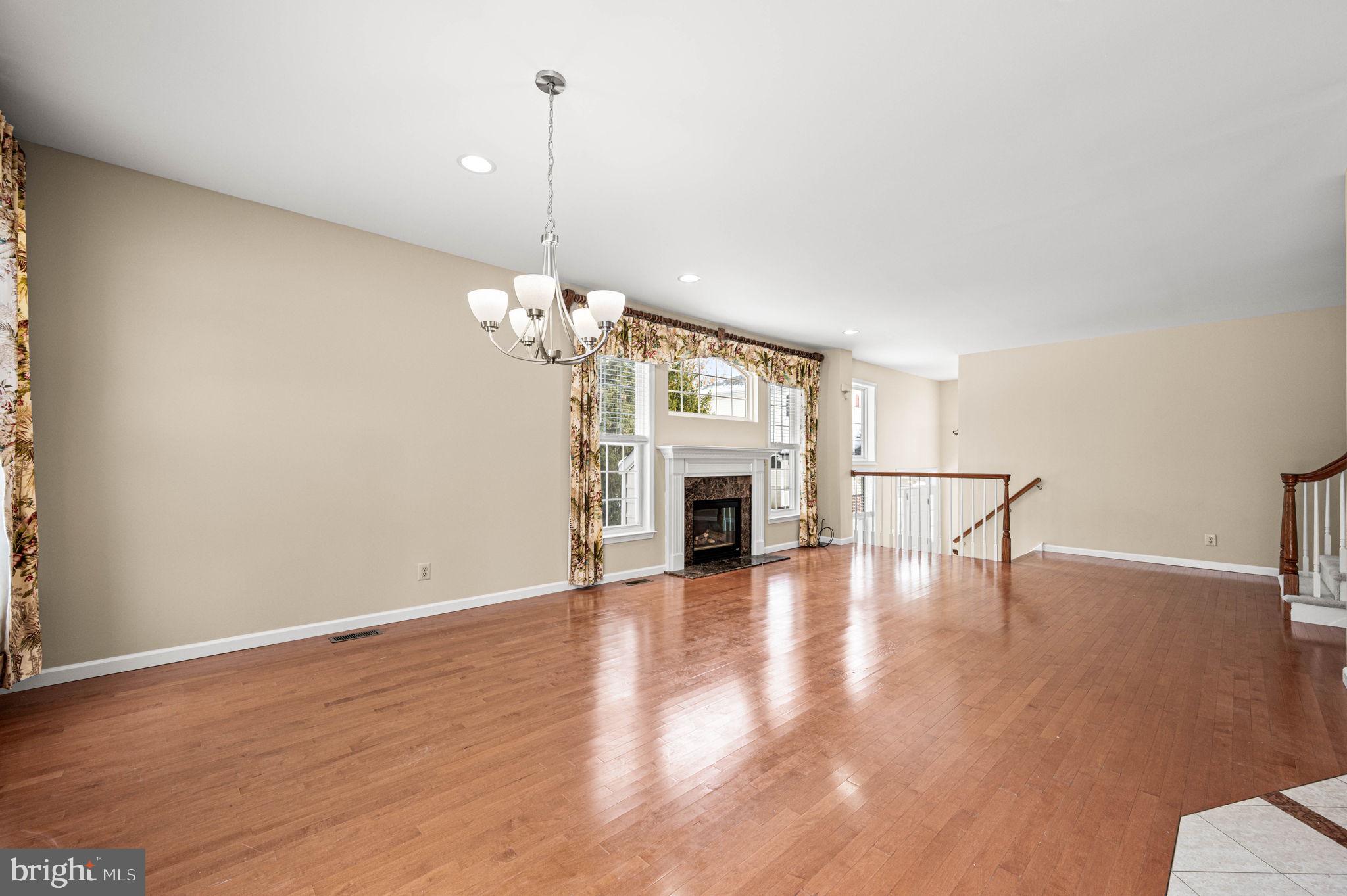 CHARLESTOWN OAKS - Residential Lease