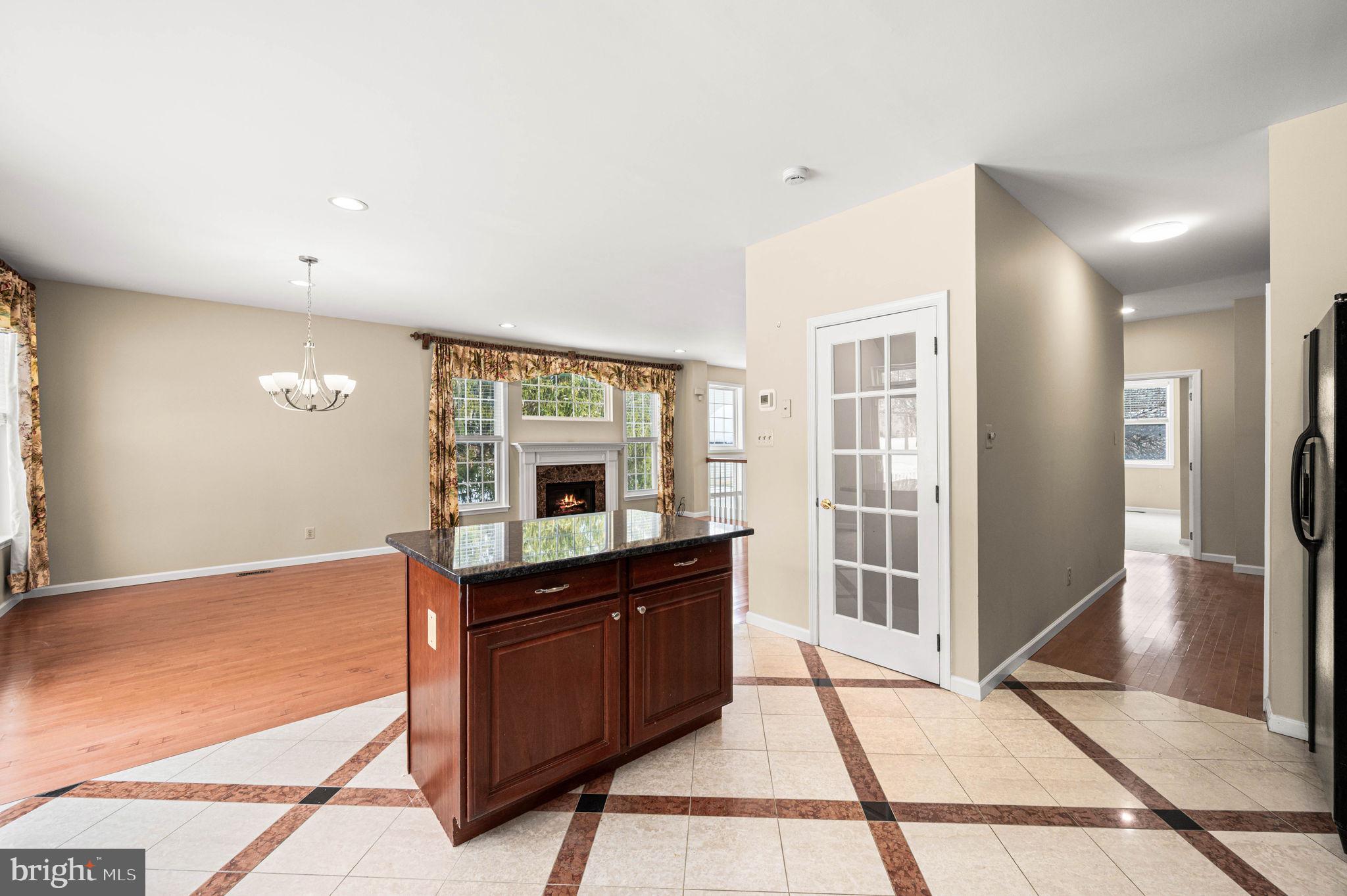 CHARLESTOWN OAKS - Residential Lease