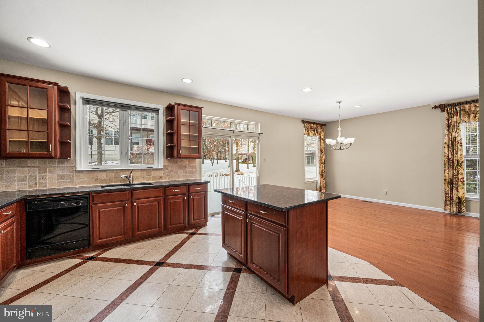 CHARLESTOWN OAKS - Residential Lease