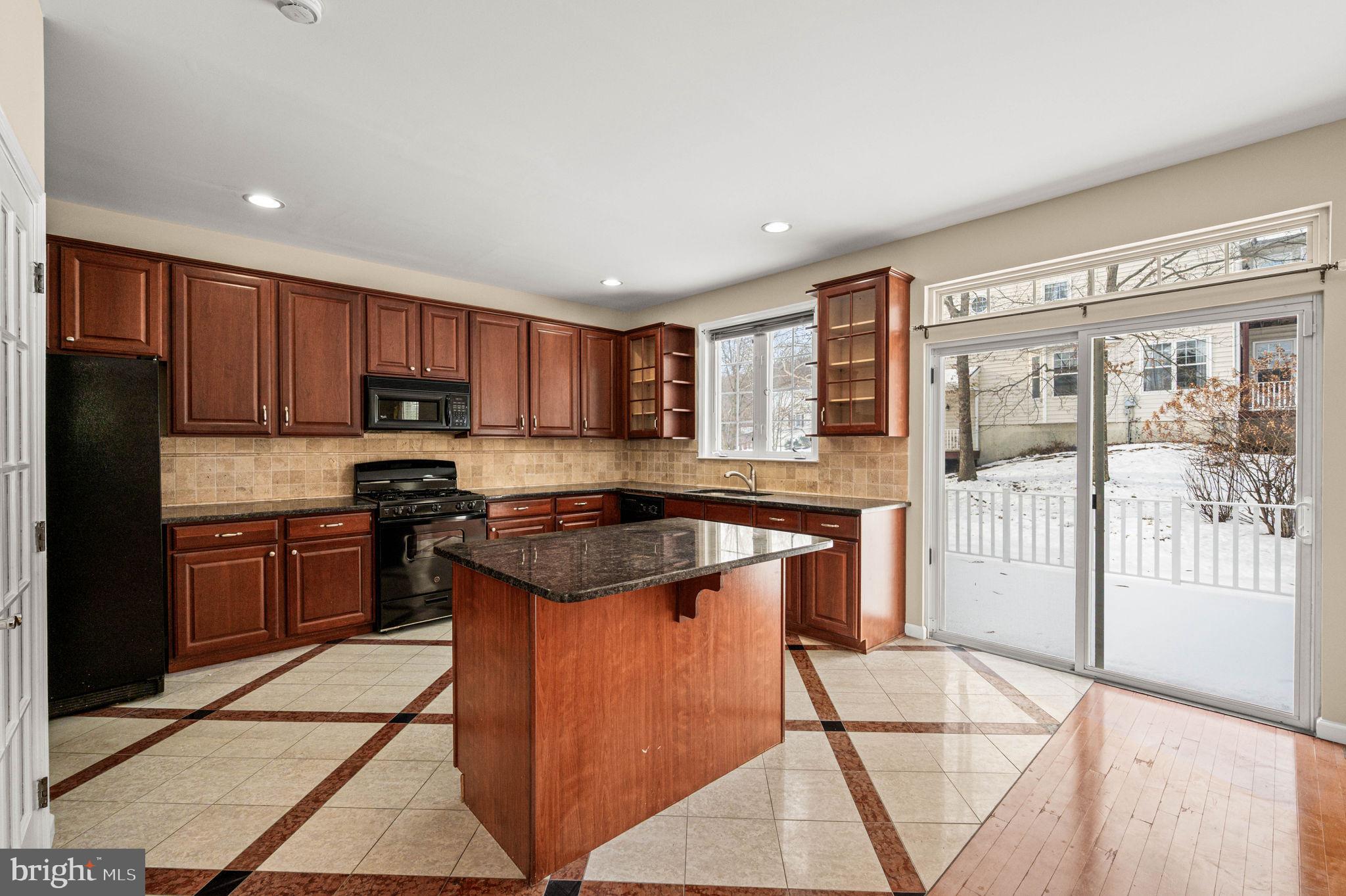 CHARLESTOWN OAKS - Residential Lease