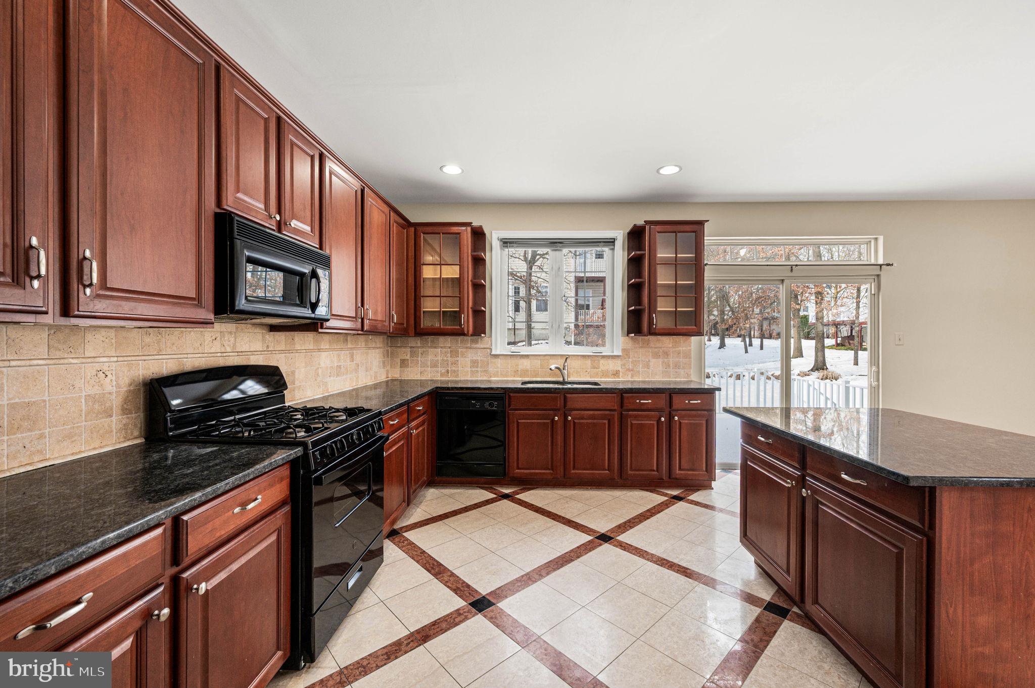 CHARLESTOWN OAKS - Residential Lease