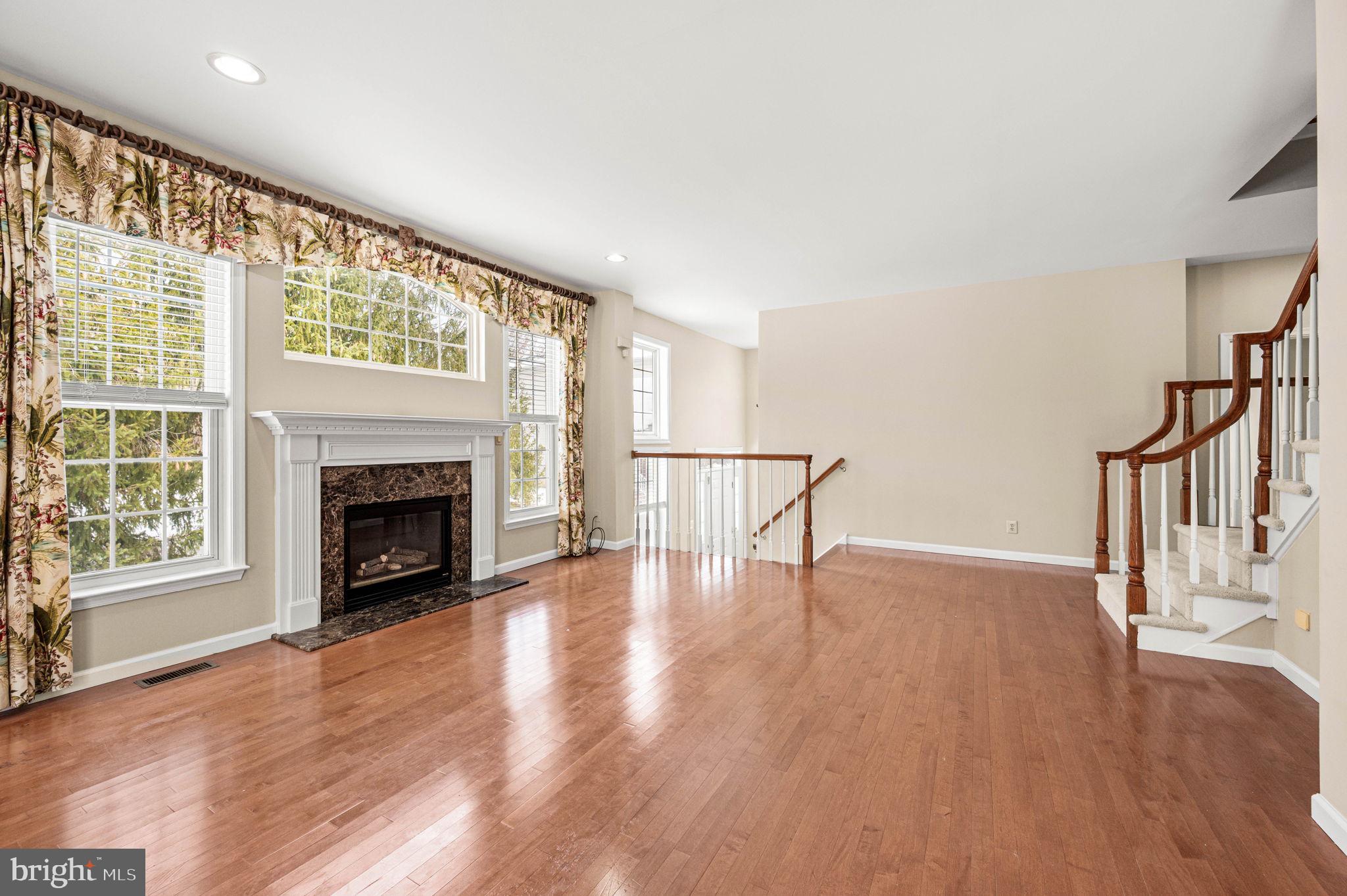 CHARLESTOWN OAKS - Residential Lease