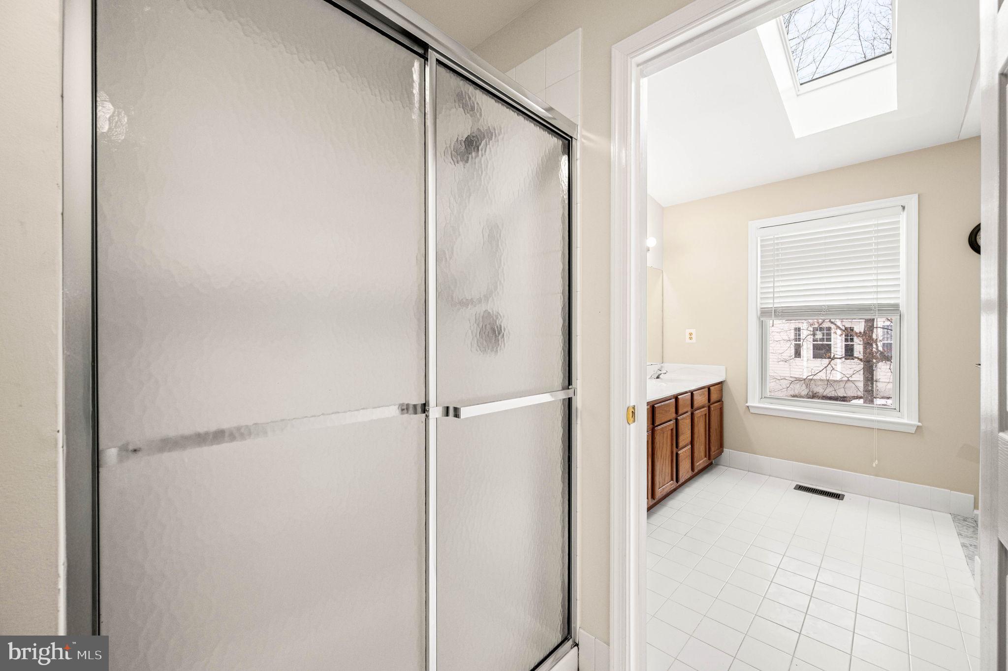 CHARLESTOWN OAKS - Residential Lease