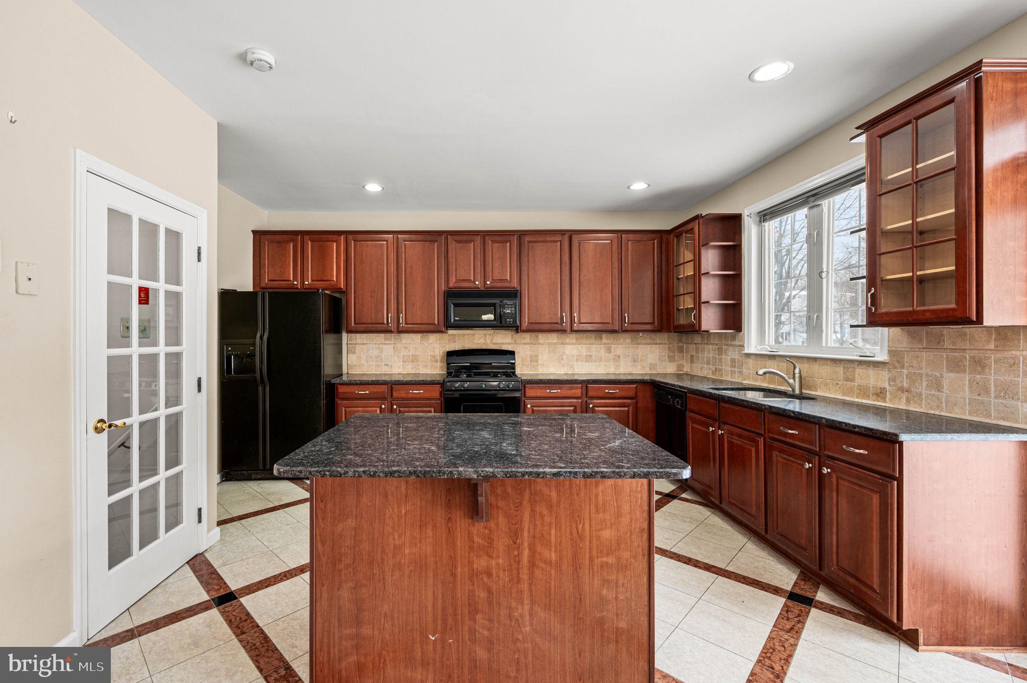 CHARLESTOWN OAKS - Residential Lease