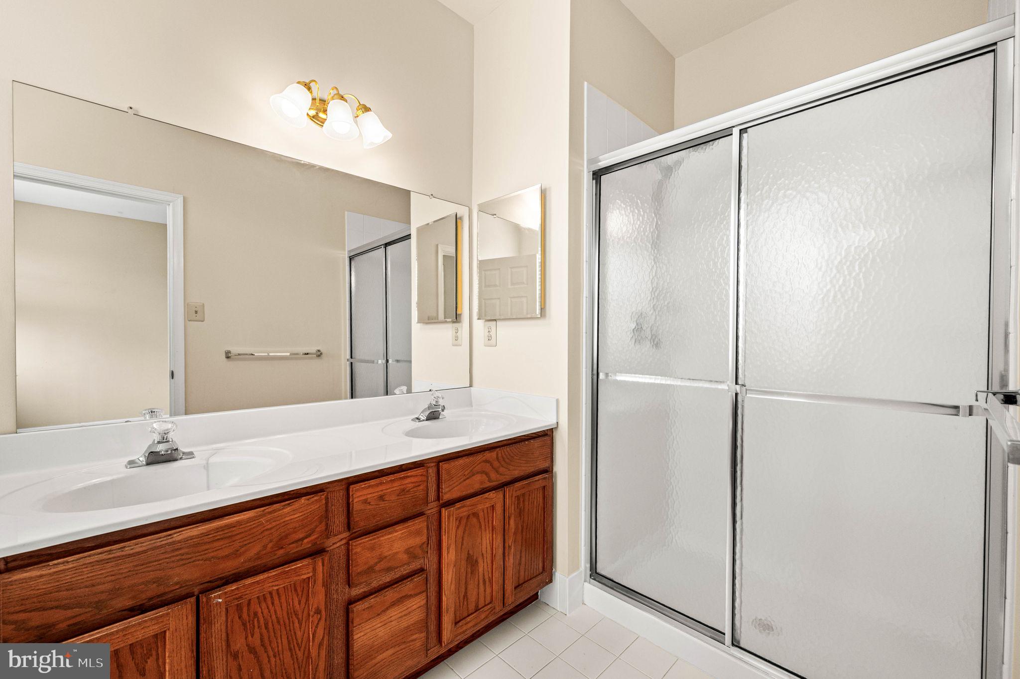 CHARLESTOWN OAKS - Residential Lease