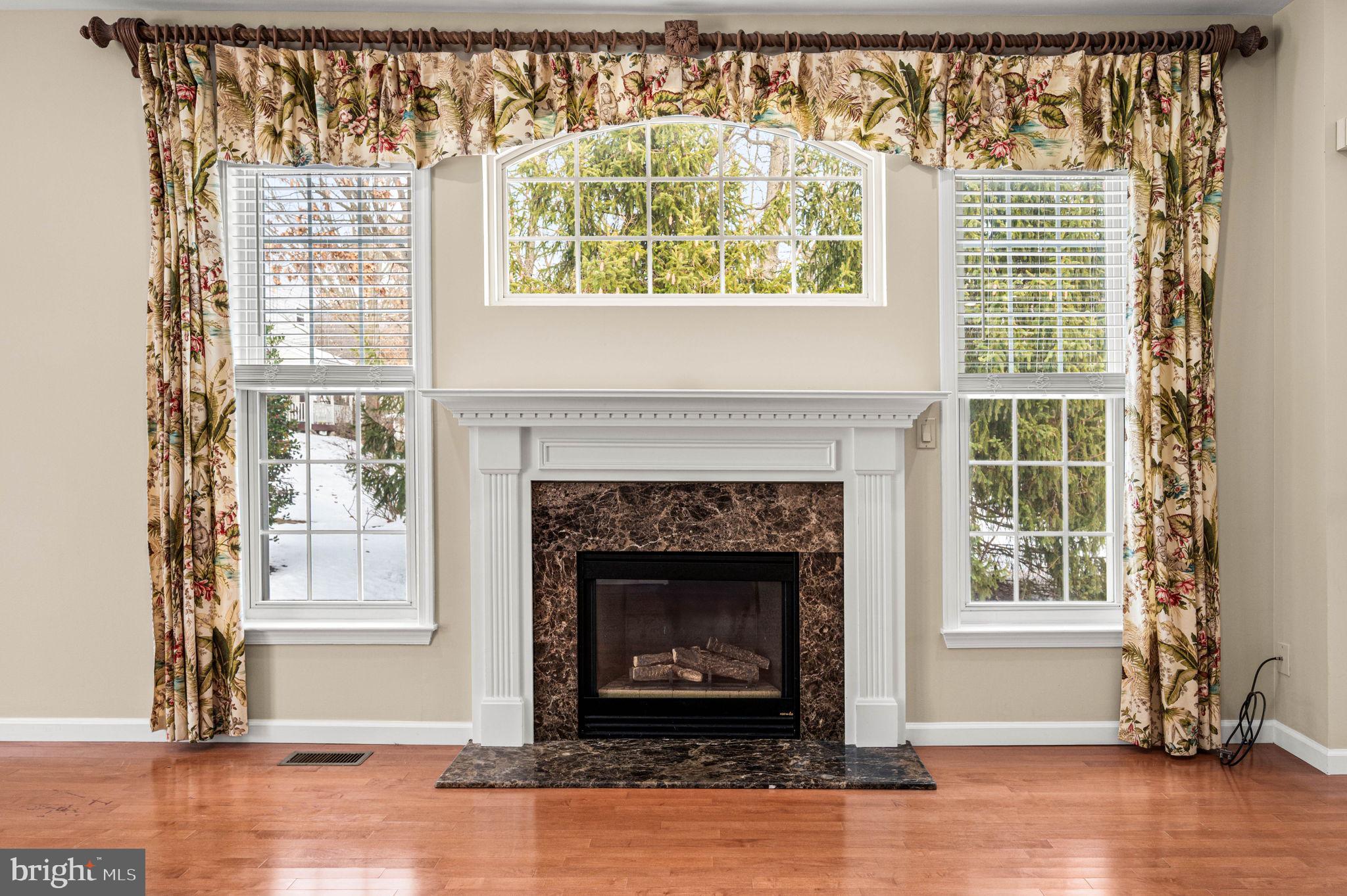 CHARLESTOWN OAKS - Residential Lease