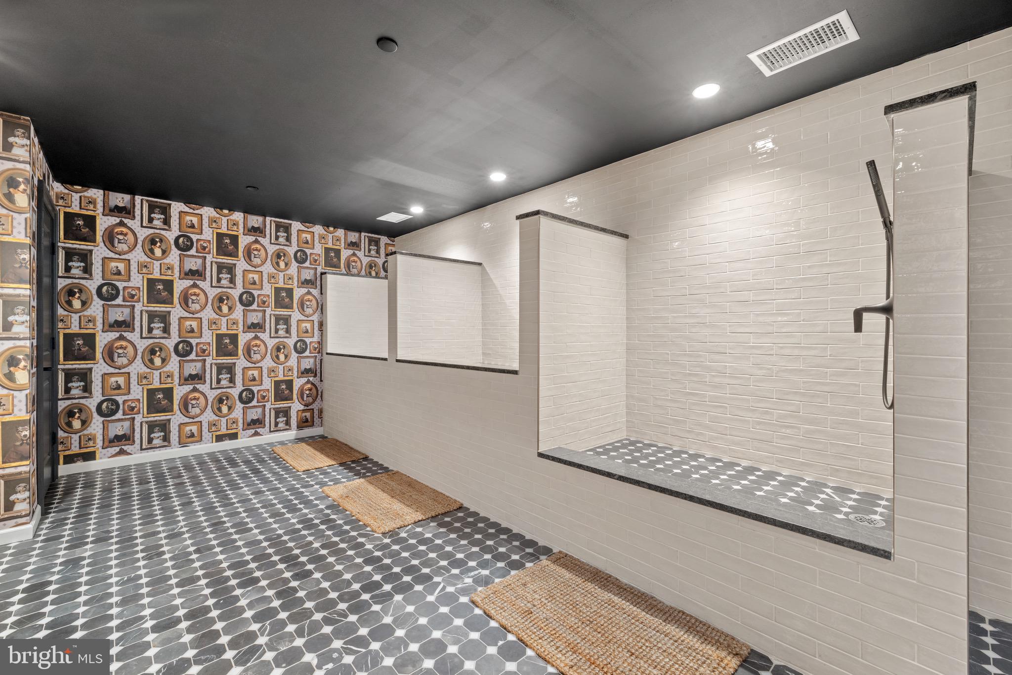 CENTER CITY - Residential Lease