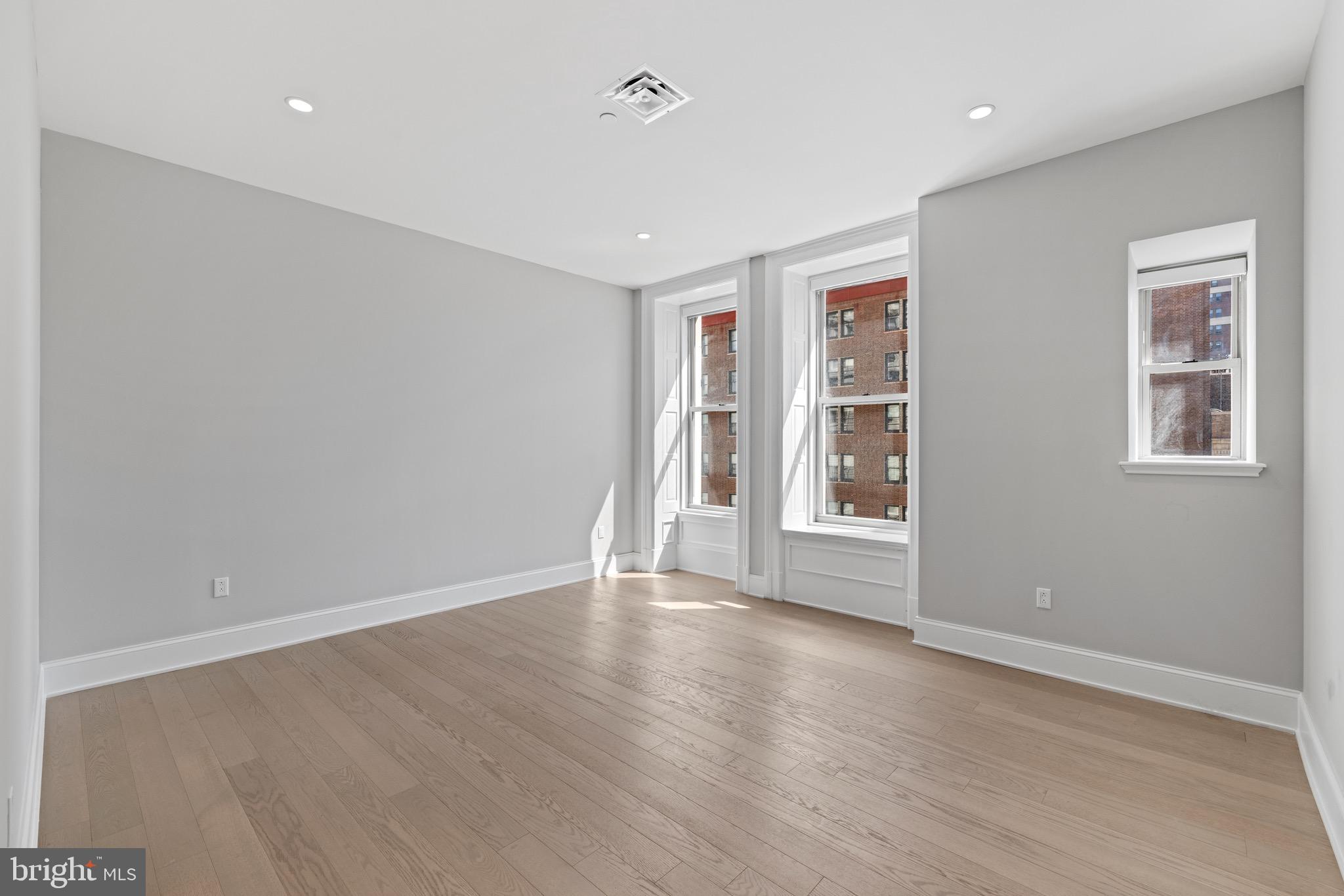 CENTER CITY - Residential Lease