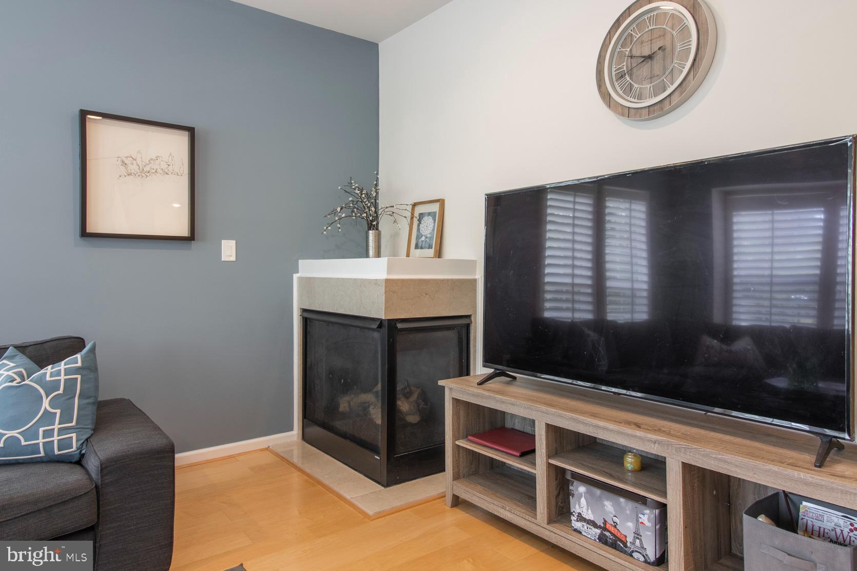 DEVON COURT - Residential Lease