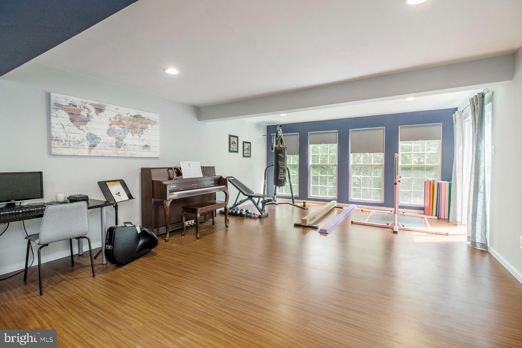 DEVON COURT - Residential Lease